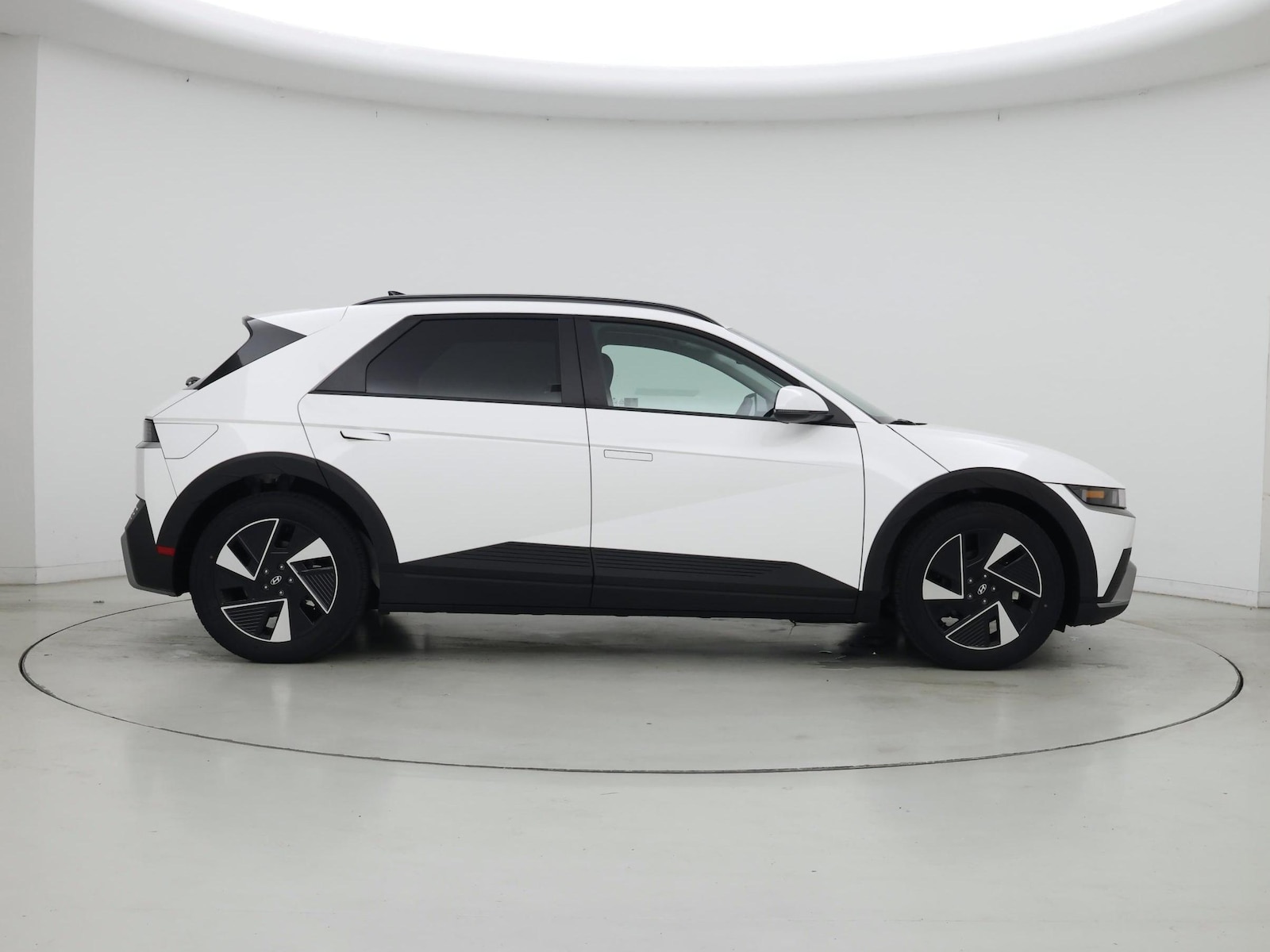 2025 Hyundai IONIQ 5 SEL - Photo 8