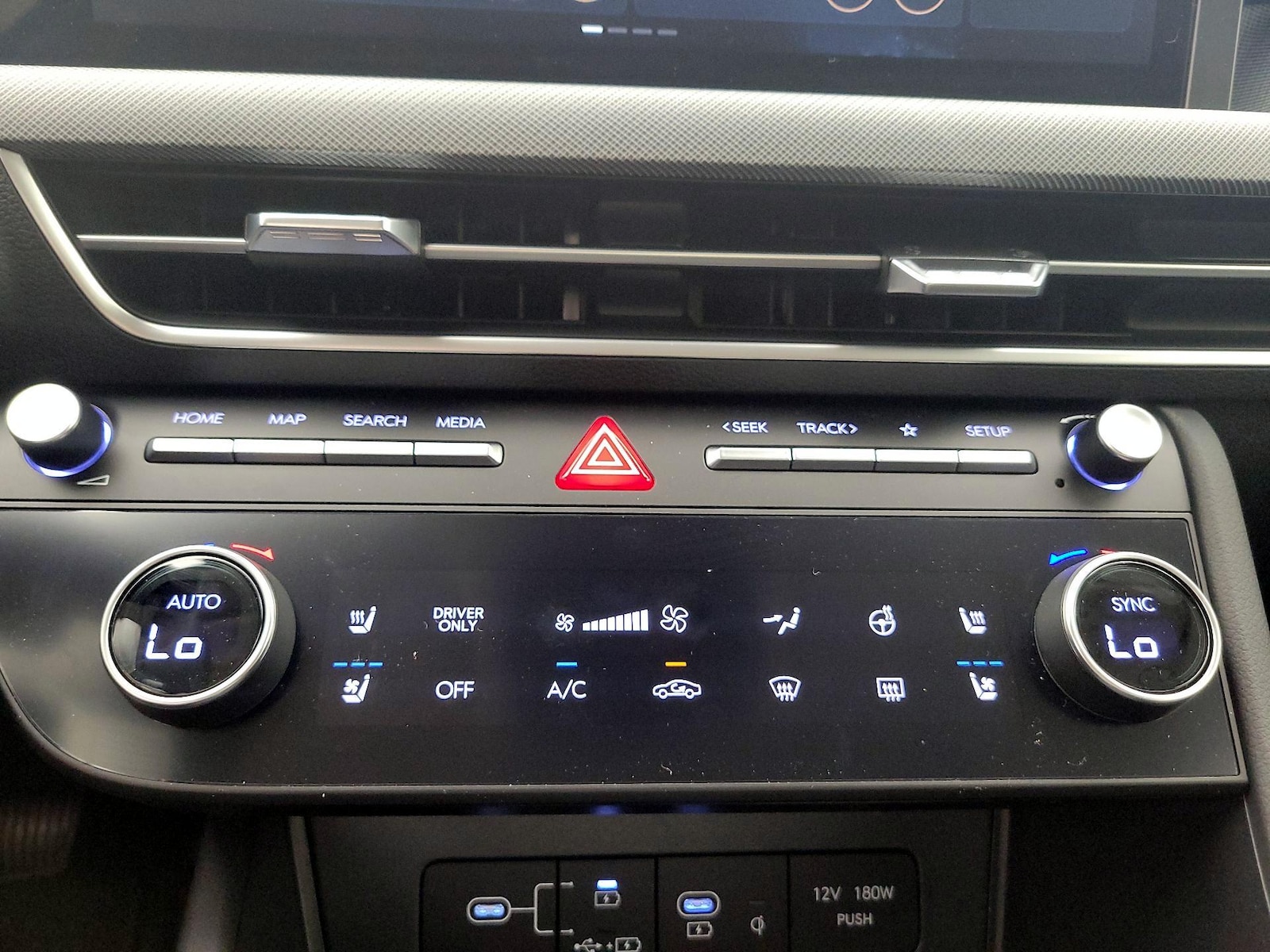 2025 Hyundai Sonata Hybrid Limited - Photo 18