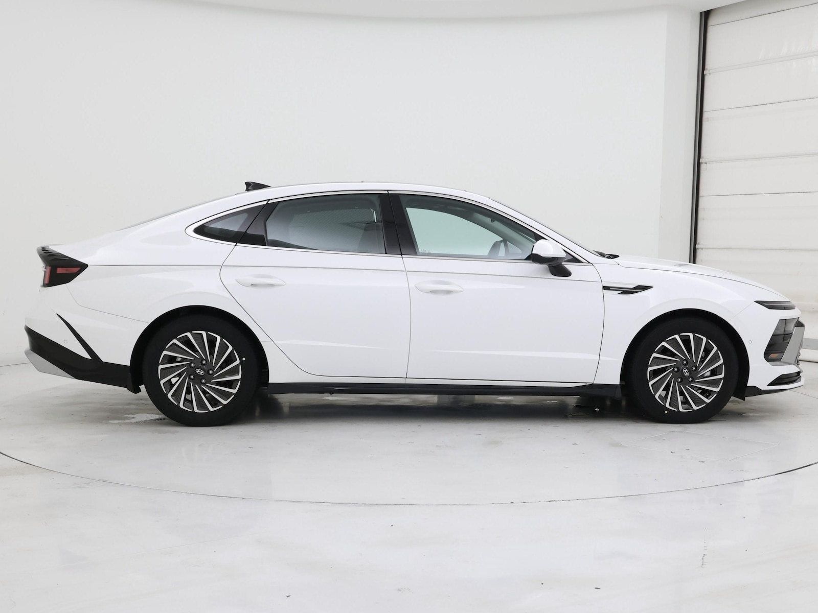 2025 Hyundai Sonata Hybrid Limited - Photo 8