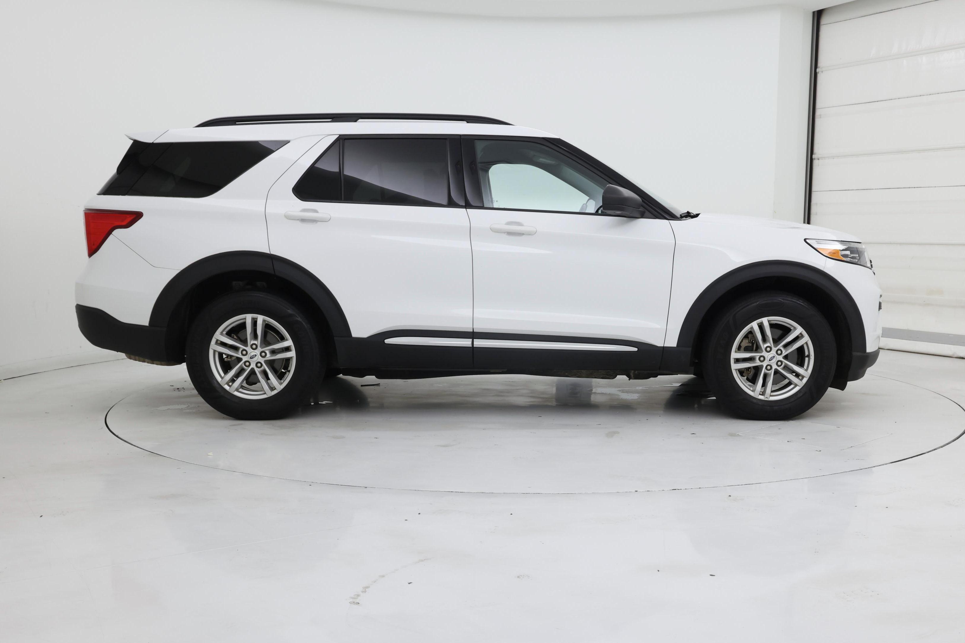 Thumbnail: 2020 Ford Explorer - 7