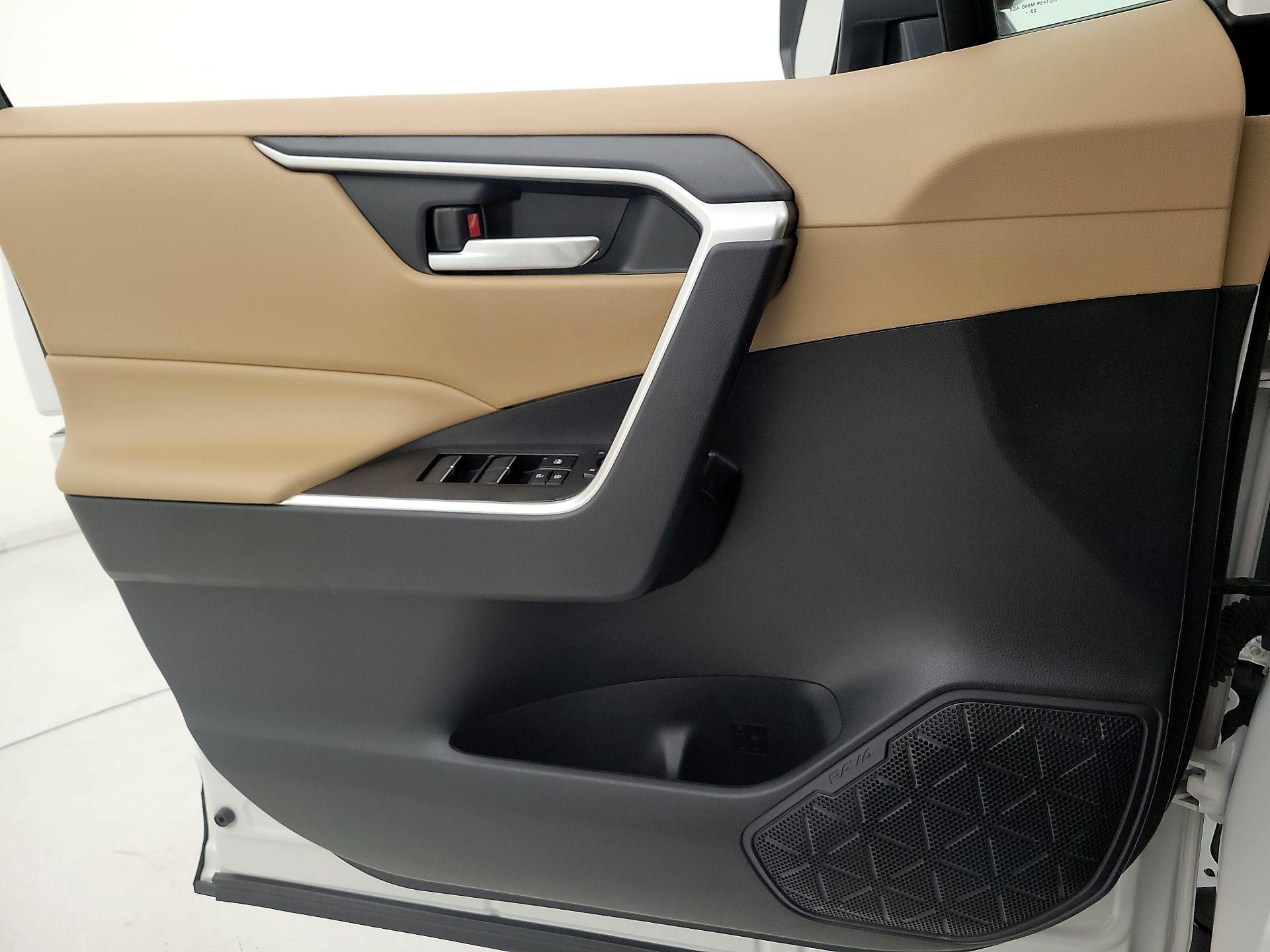Thumbnail: 2023 Toyota RAV4 - 12