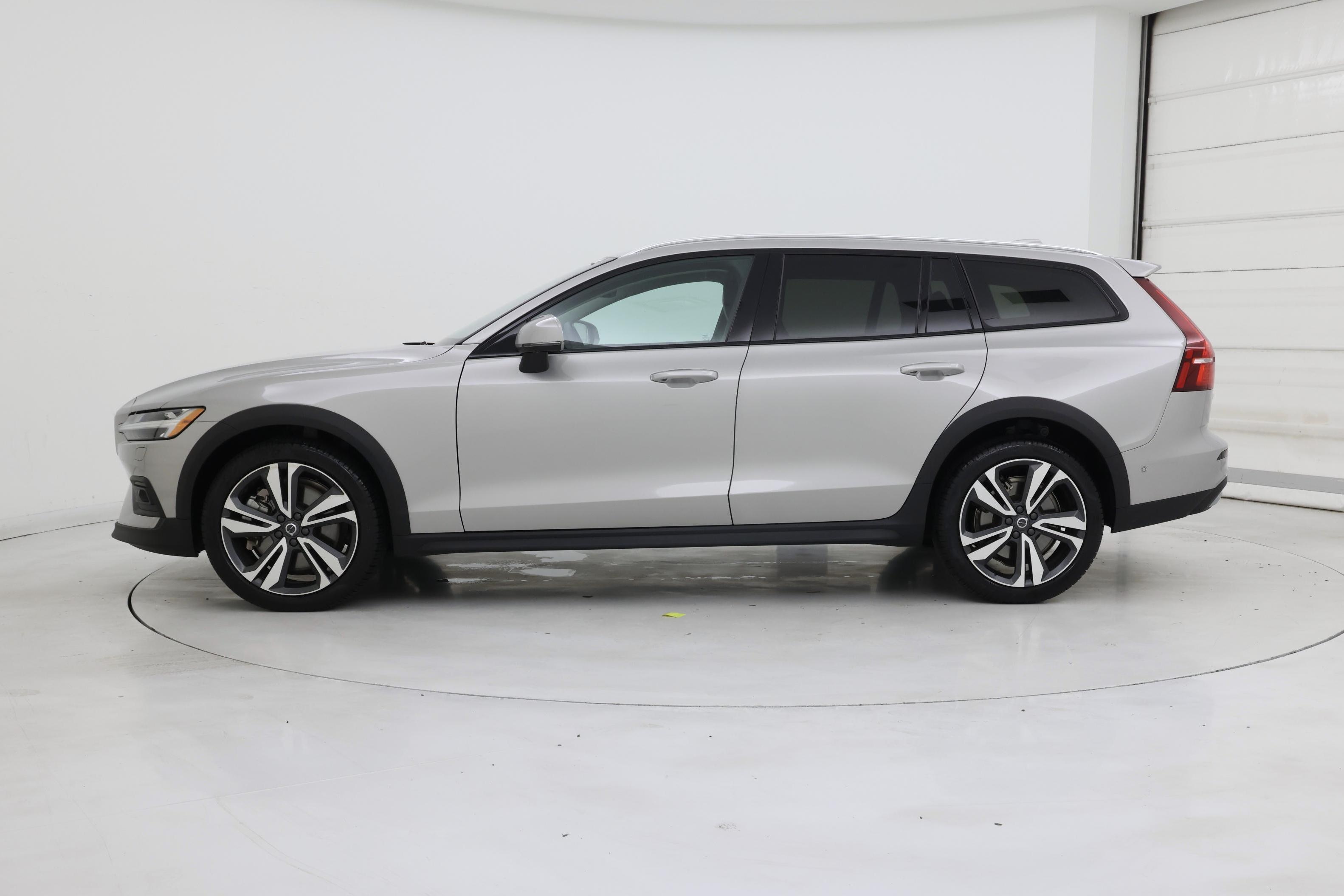 Thumbnail: 2025 Volvo S60 - 3