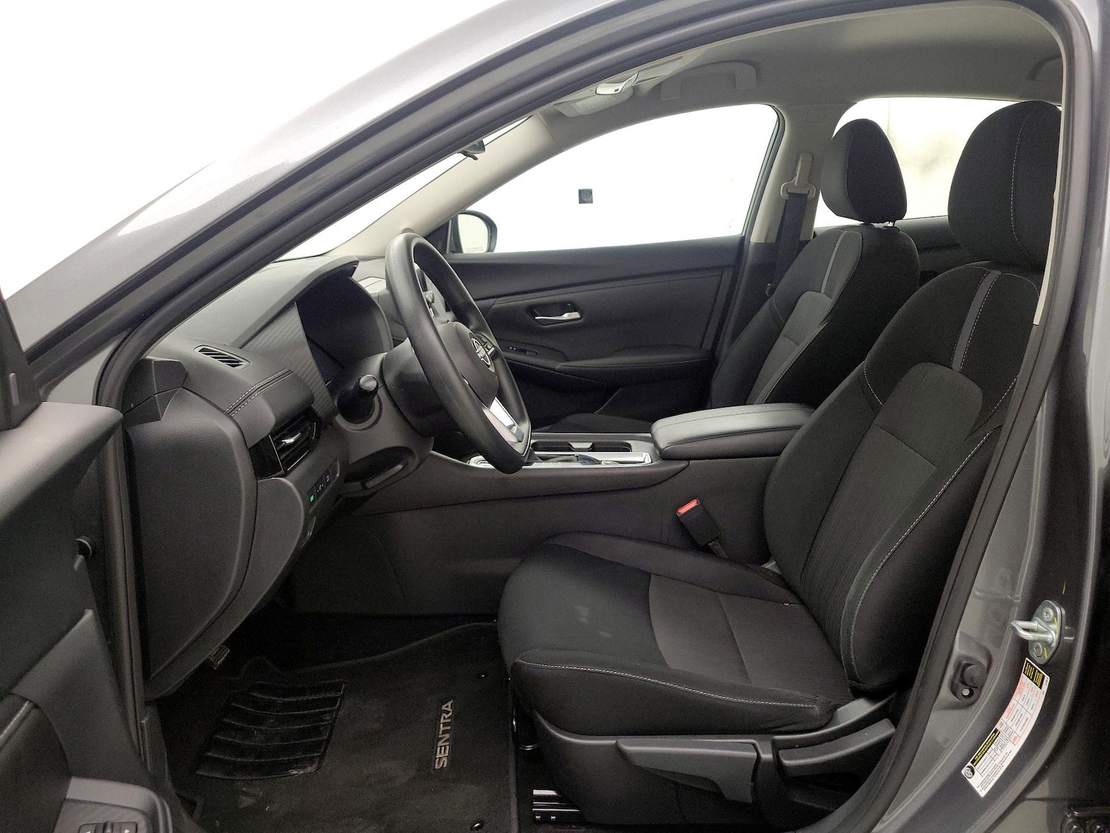 2025 Nissan Sentra SV - Photo 12