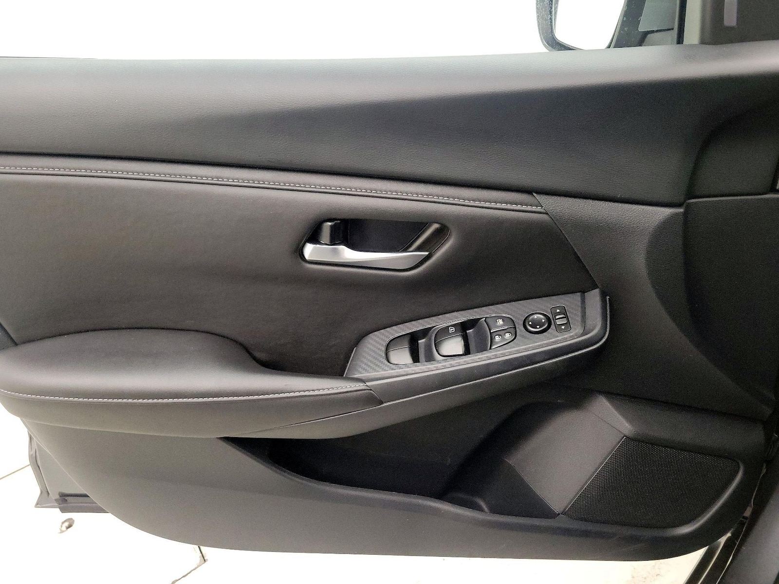 2025 Nissan Sentra SV - Photo 13