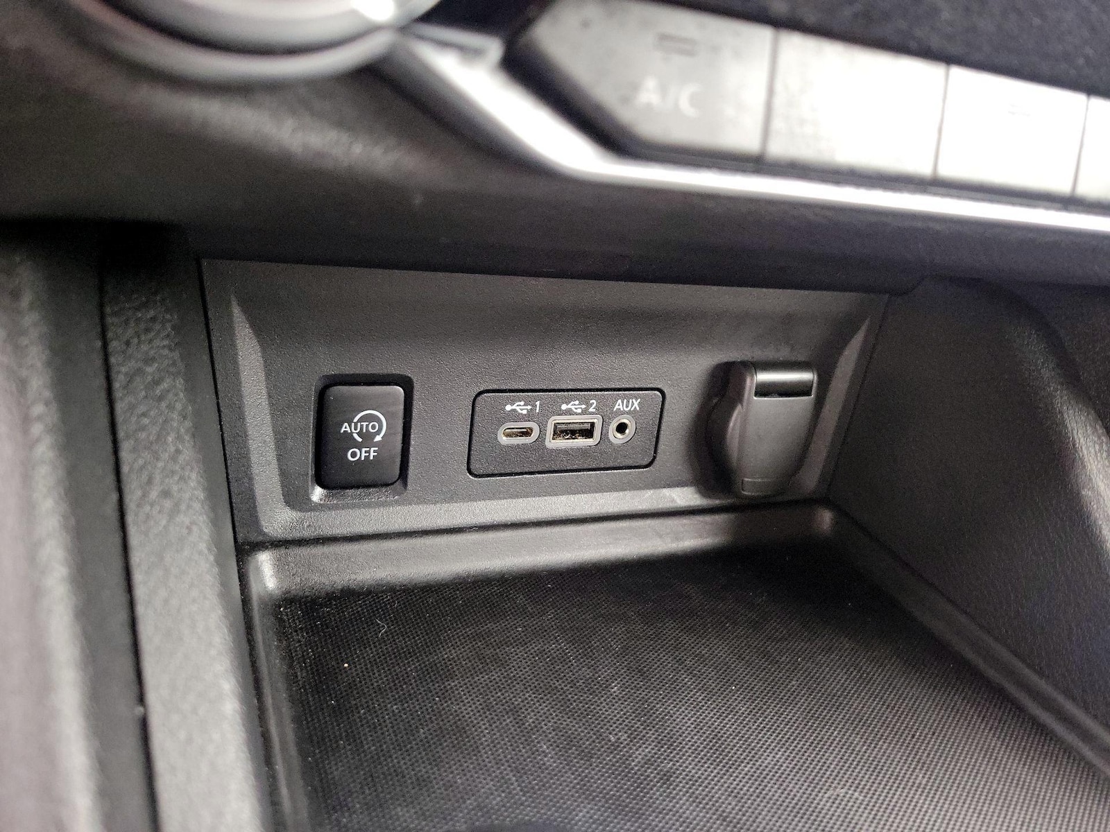 2025 Nissan Sentra SV - Photo 19