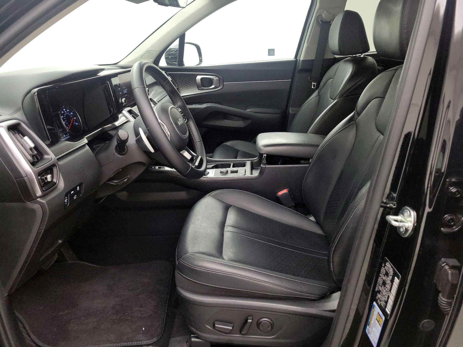 Thumbnail: 2023 Kia Sorento - 11