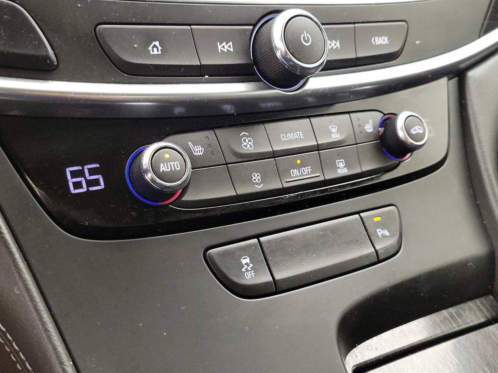 2018 Buick LaCrosse Essence - Photo 17