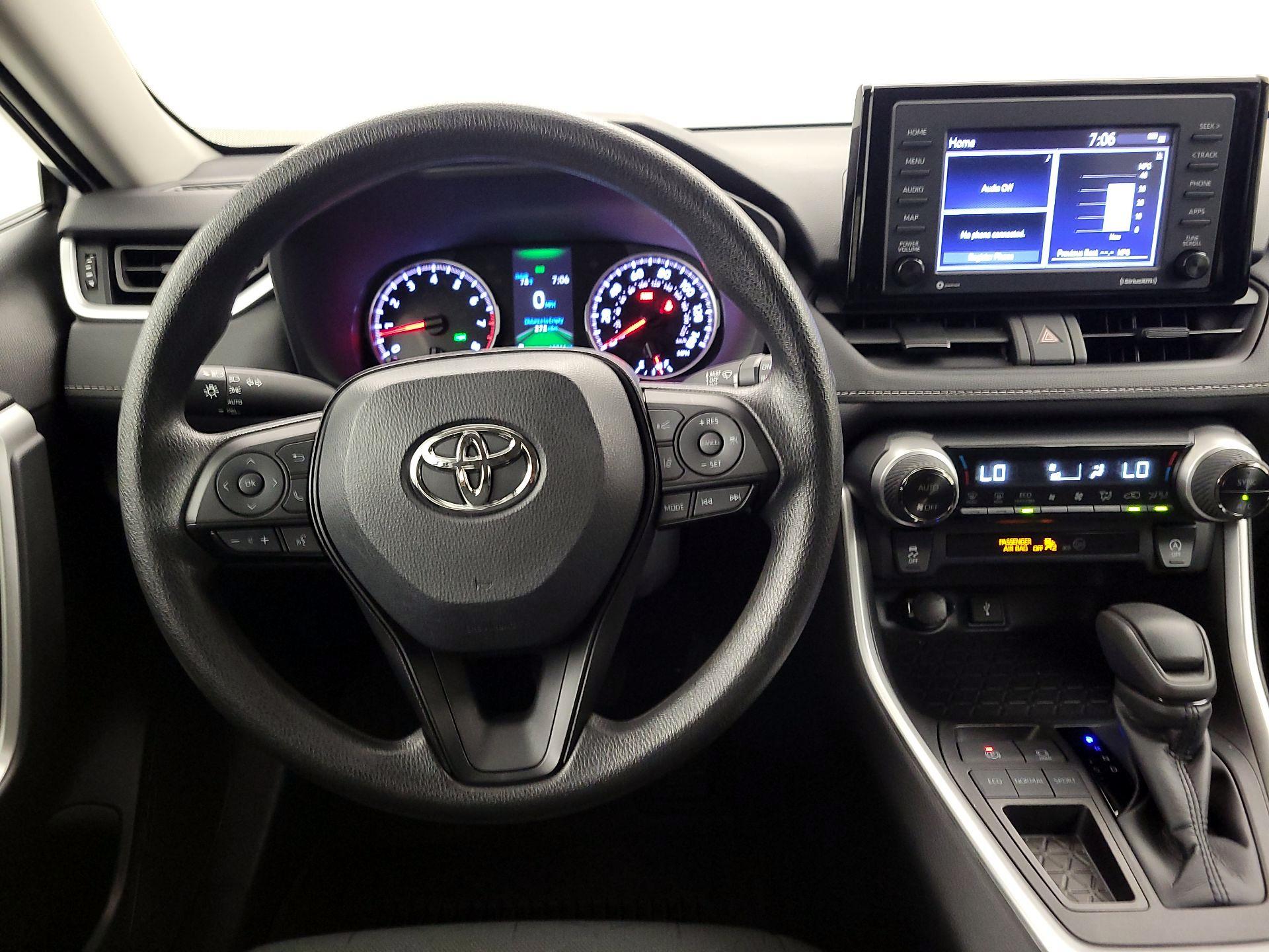 Thumbnail: 2022 Toyota RAV4 - 10