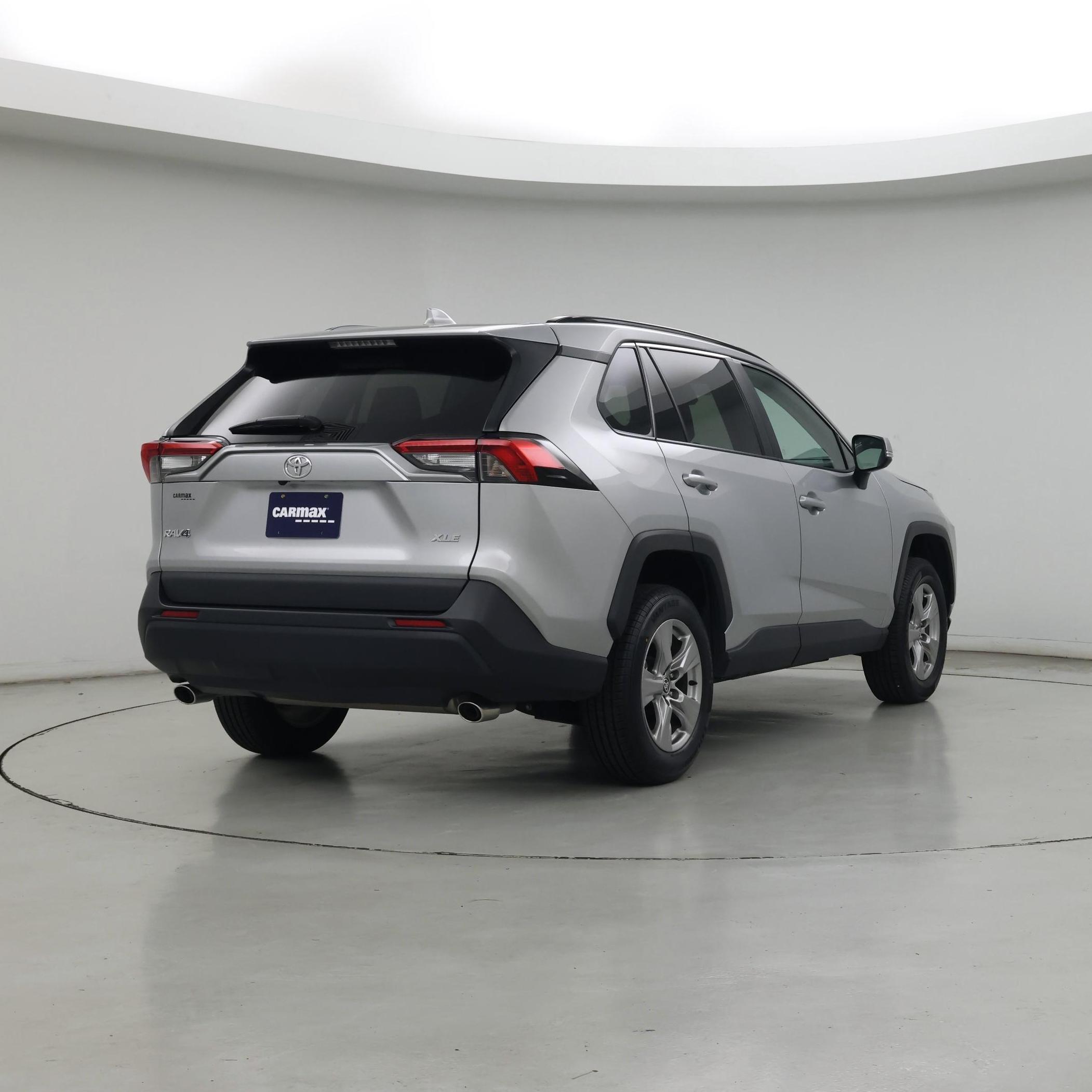 Thumbnail: 2022 Toyota RAV4 - 8
