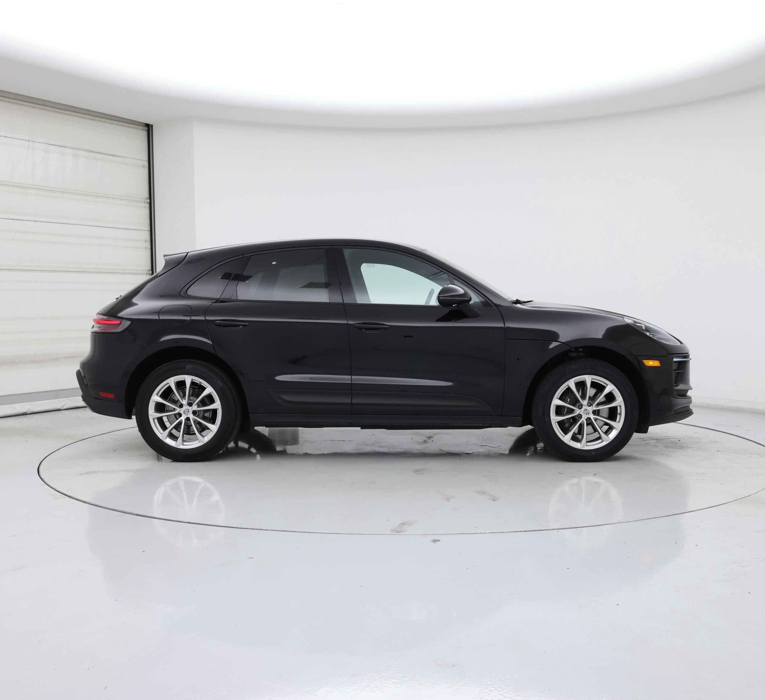 Thumbnail: 2023 Porsche Macan - 7