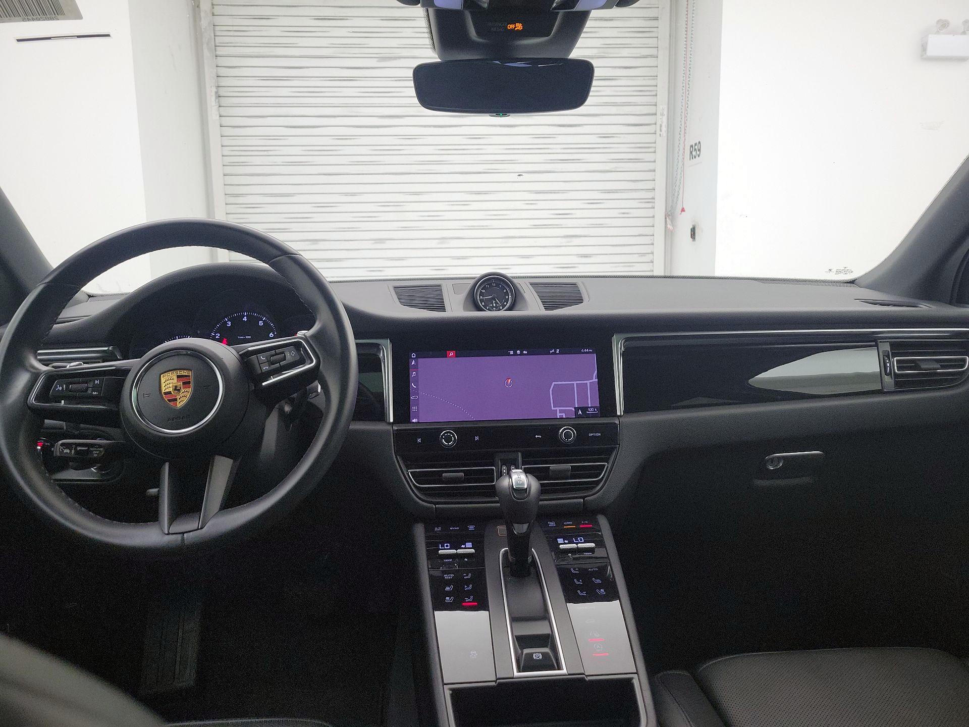 Thumbnail: 2023 Porsche Macan - 9
