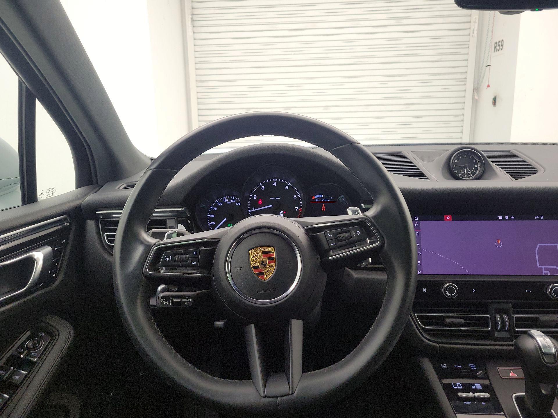 Thumbnail: 2023 Porsche Macan - 10