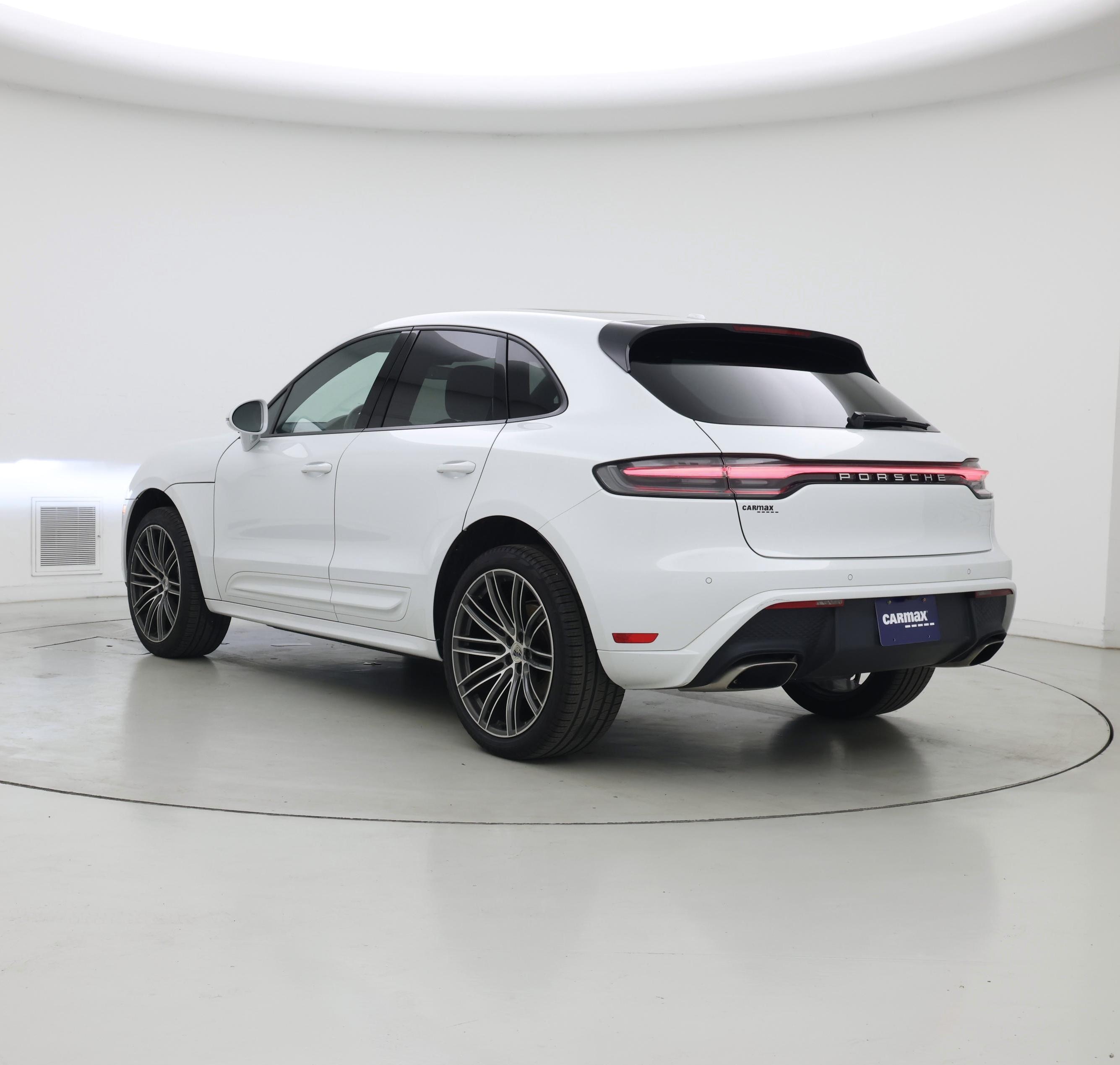 Thumbnail: 2023 Porsche Macan - 2