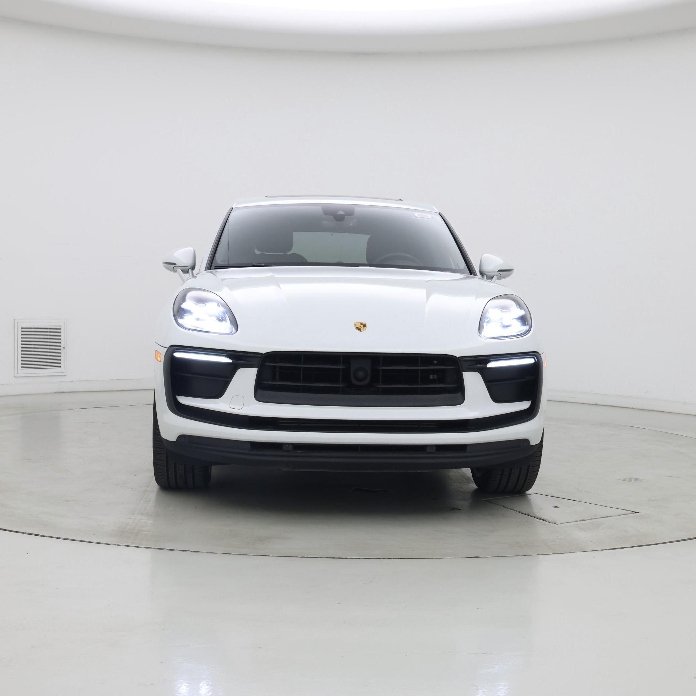 Thumbnail: 2023 Porsche Macan - 5