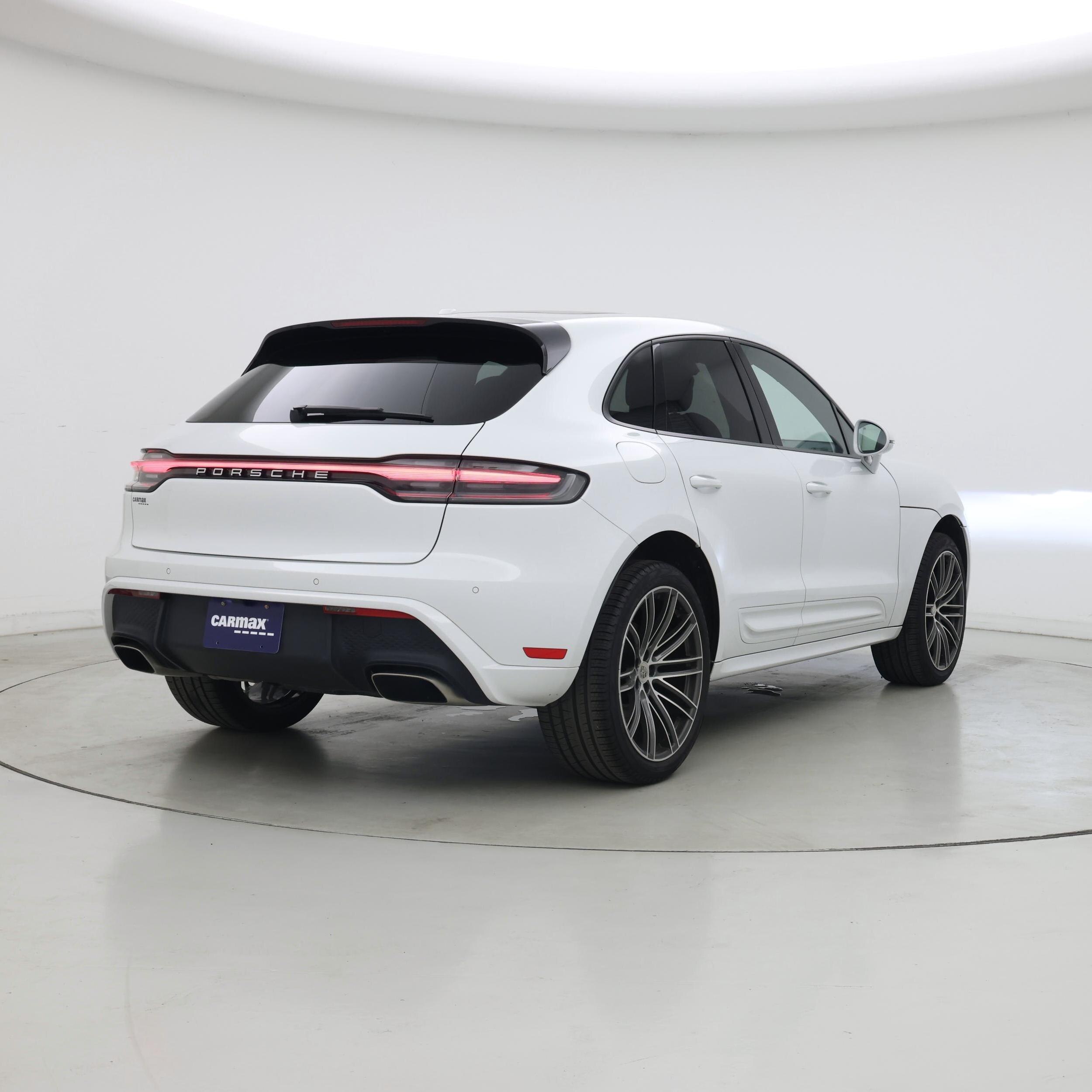 Thumbnail: 2023 Porsche Macan - 8