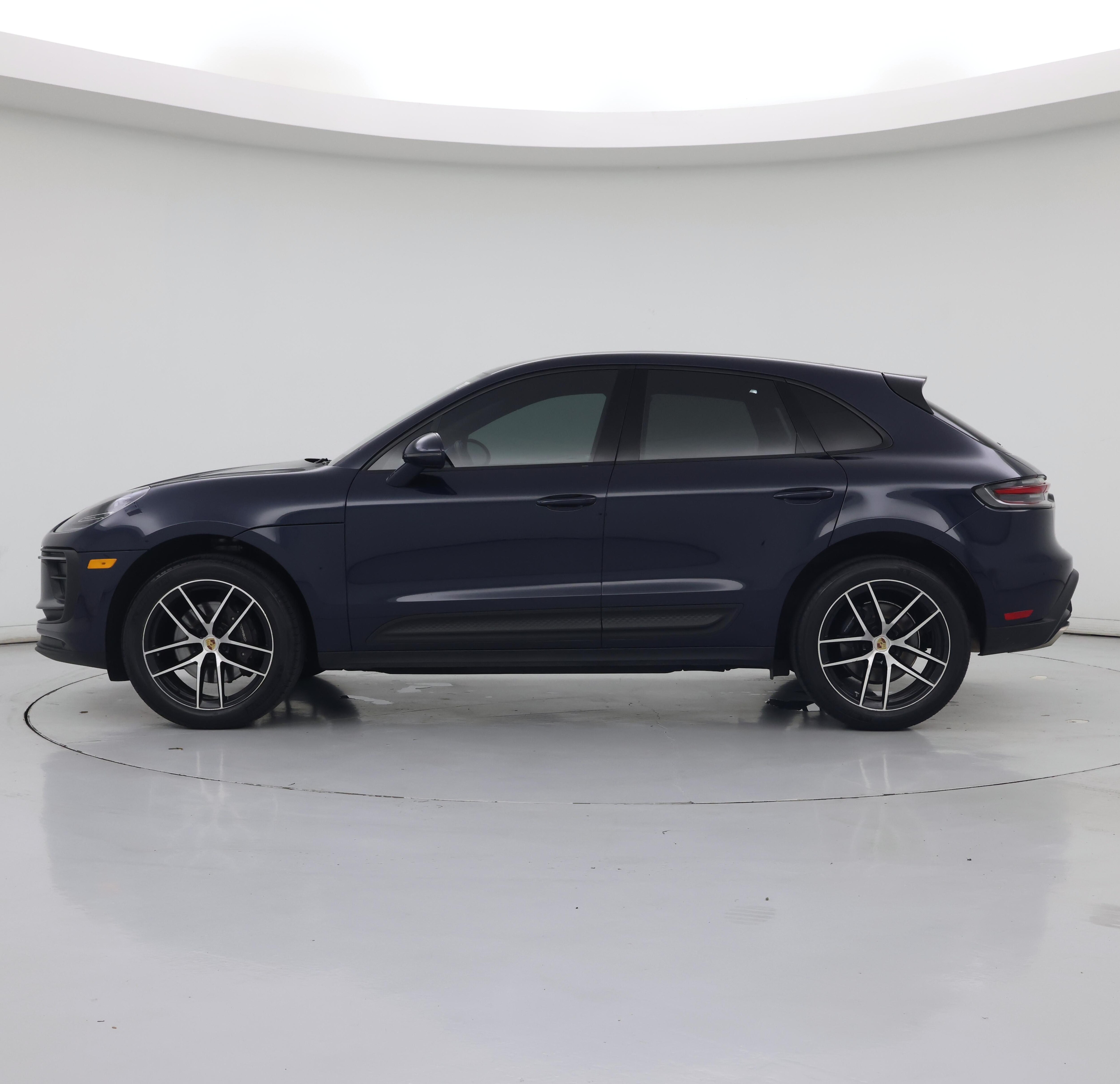 Thumbnail: 2023 Porsche Macan - 3
