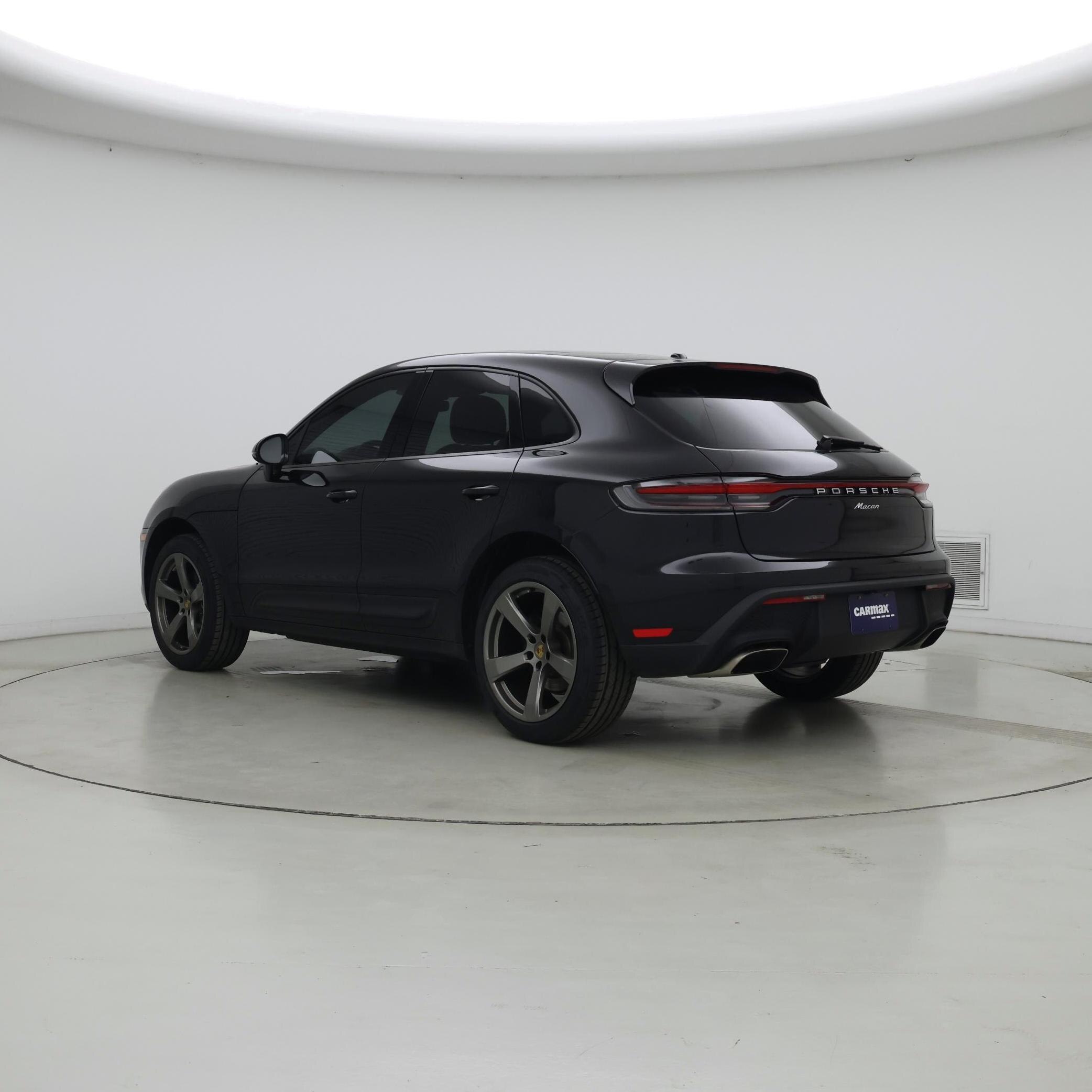 Thumbnail: 2023 Porsche Macan - 2