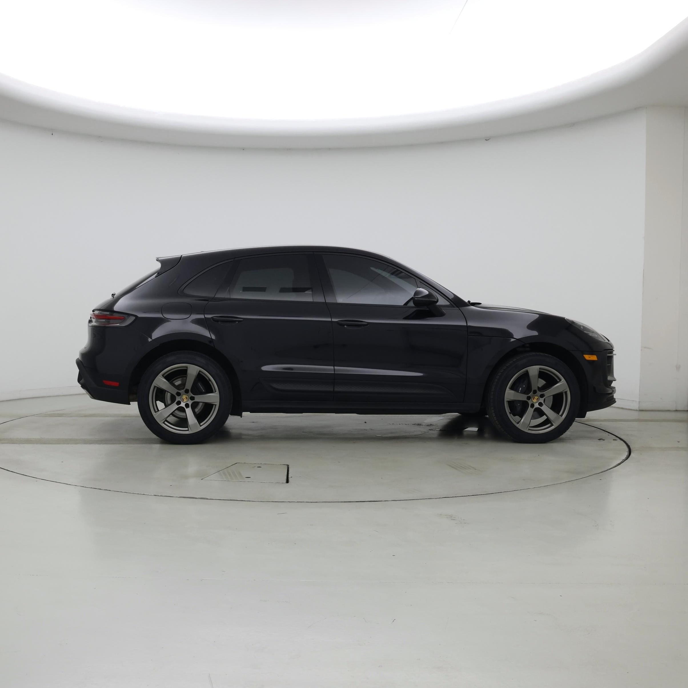Thumbnail: 2023 Porsche Macan - 7