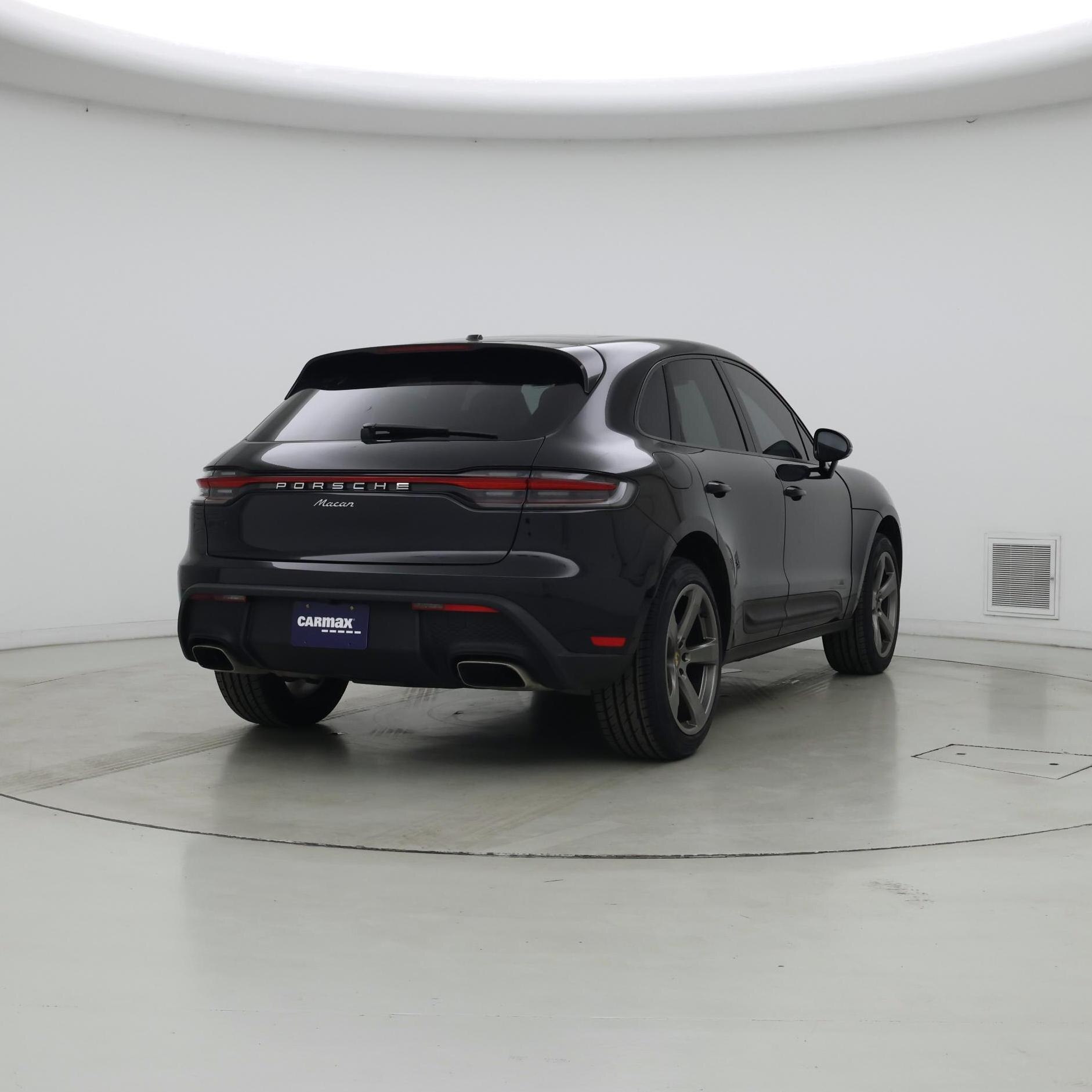 Thumbnail: 2023 Porsche Macan - 8
