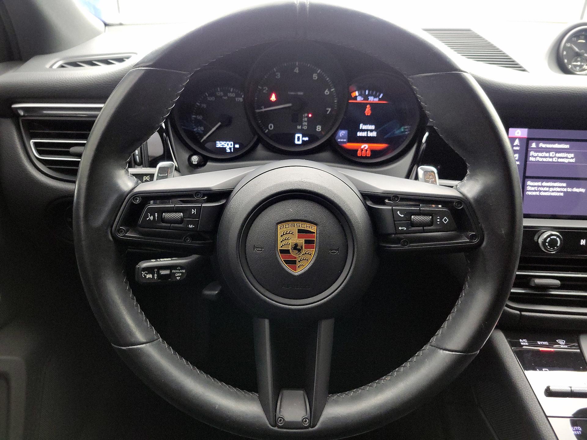 Thumbnail: 2023 Porsche Macan - 10