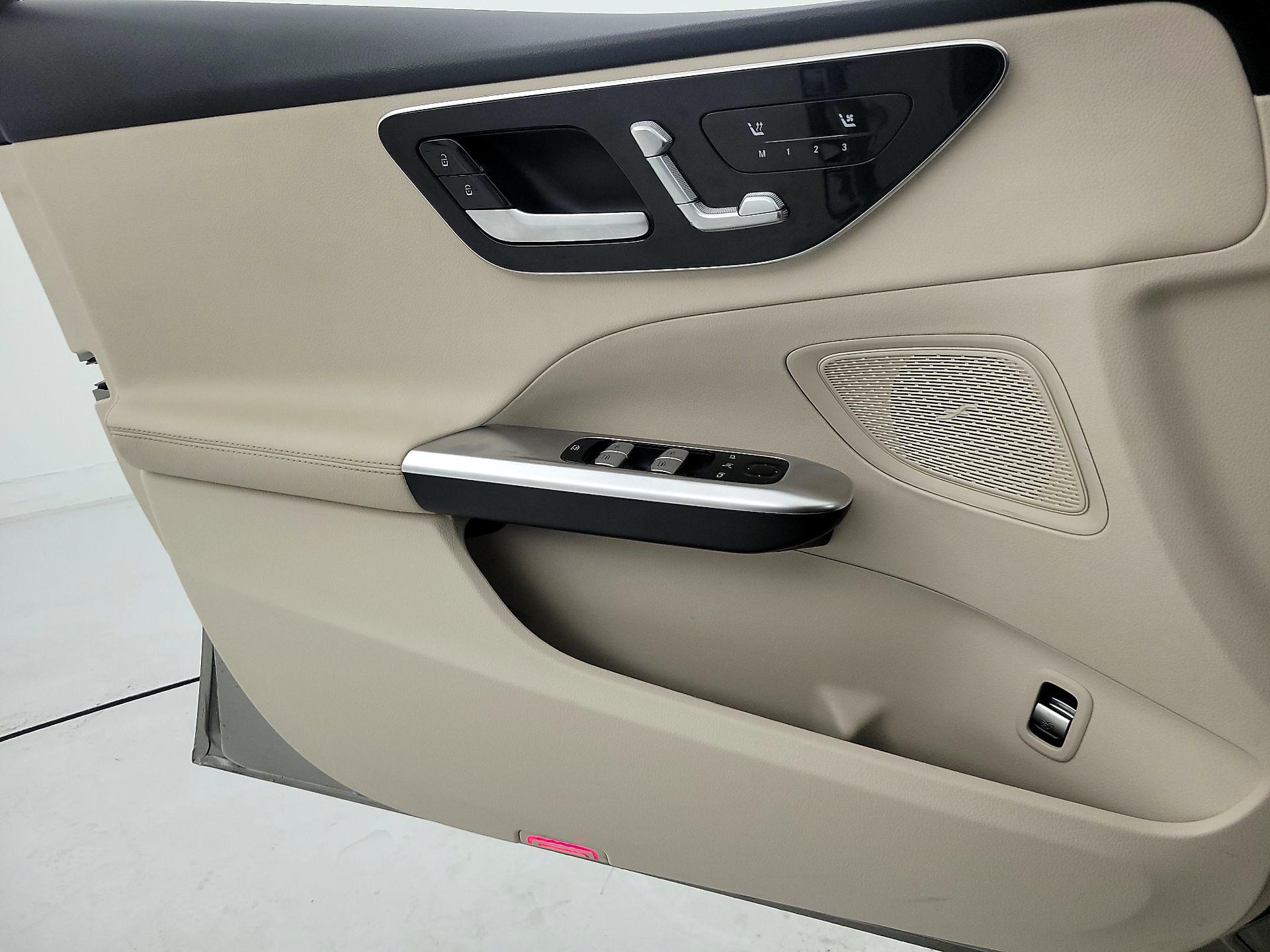 Thumbnail: 2022 Mercedes-Benz C-Class - 12