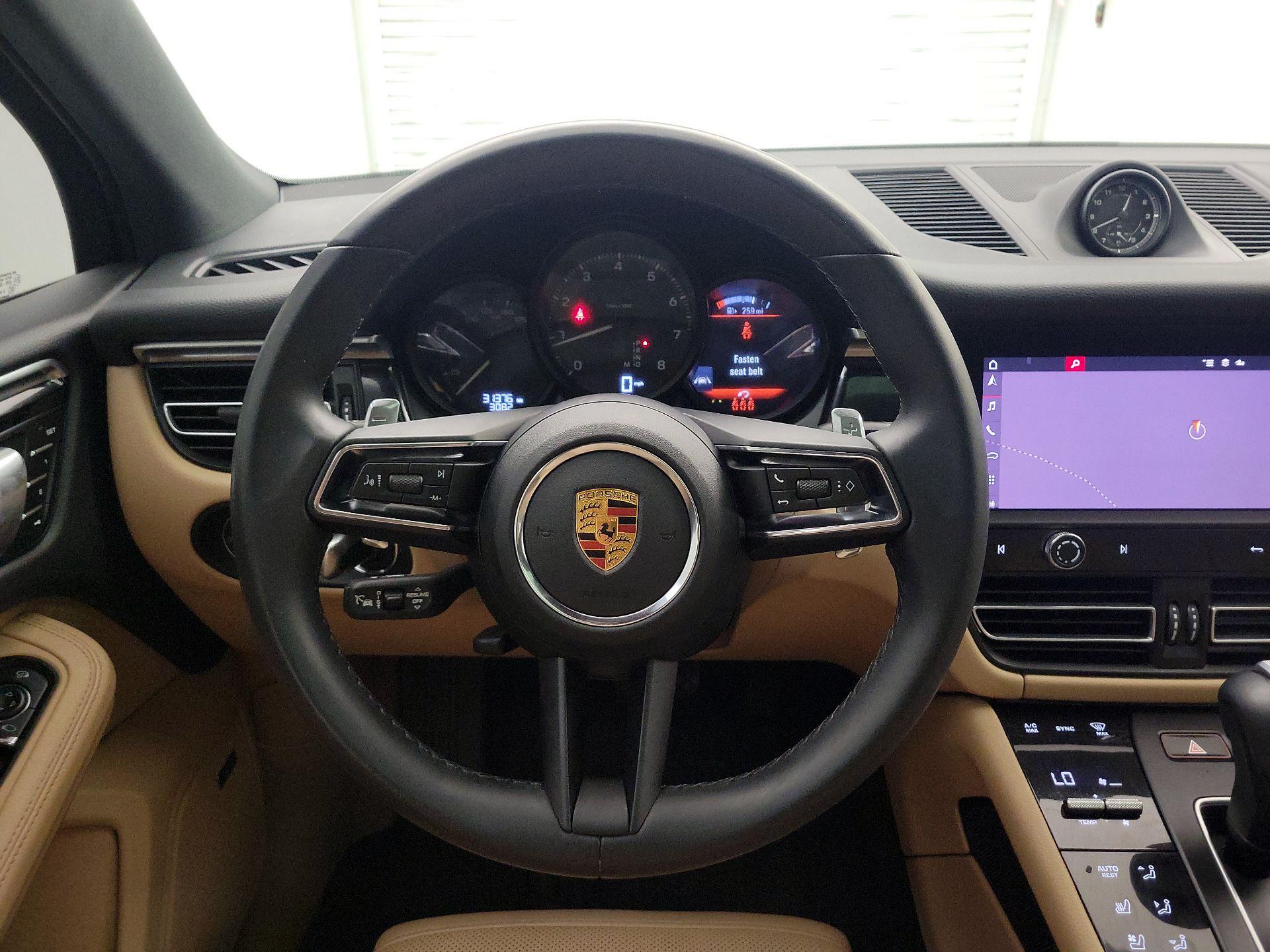 Thumbnail: 2023 Porsche Macan - 10