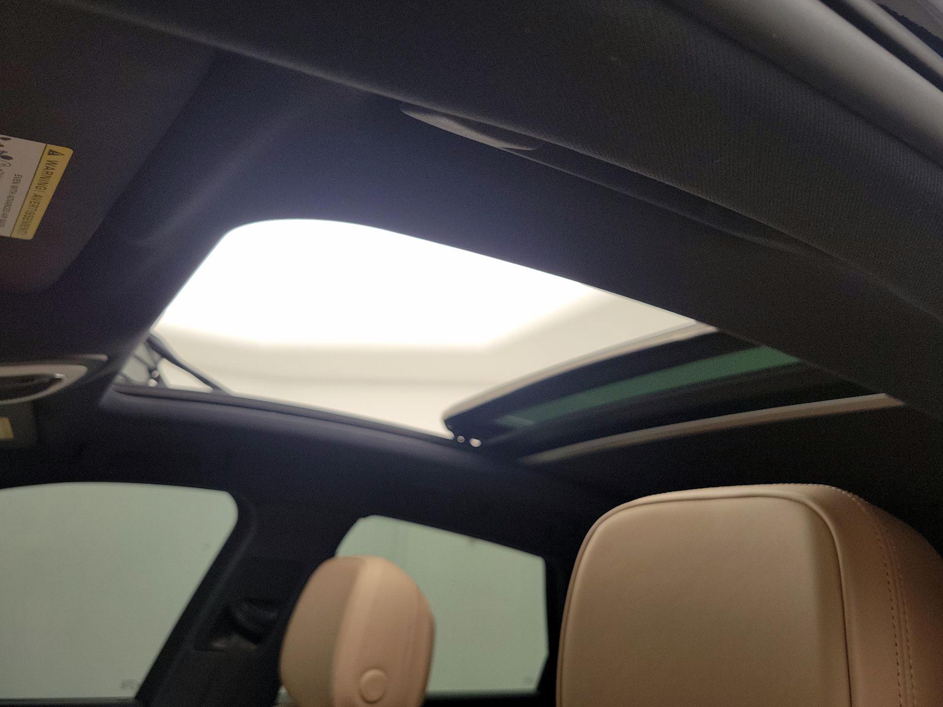 Thumbnail: 2023 Porsche Macan - 20