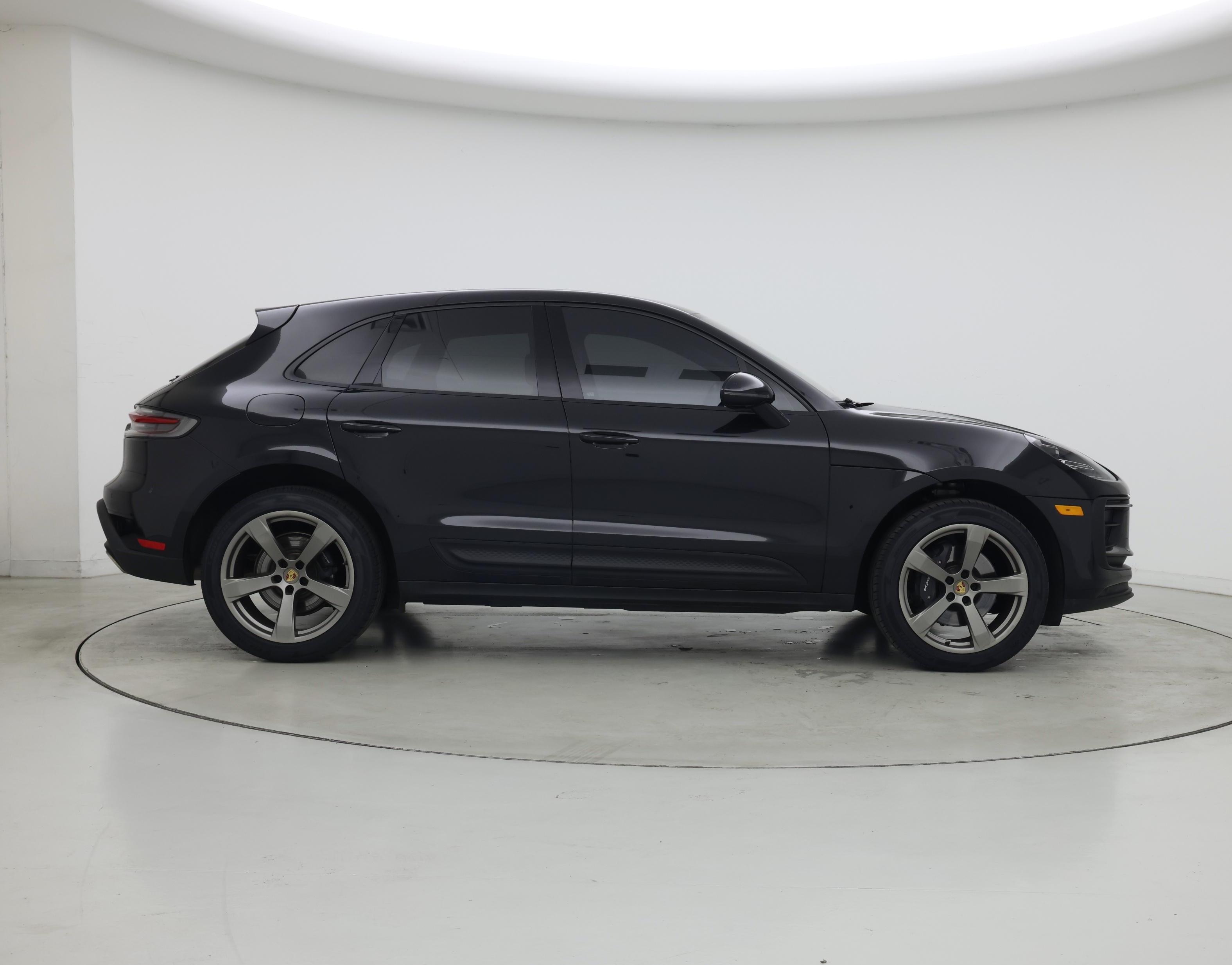 Thumbnail: 2023 Porsche Macan - 7