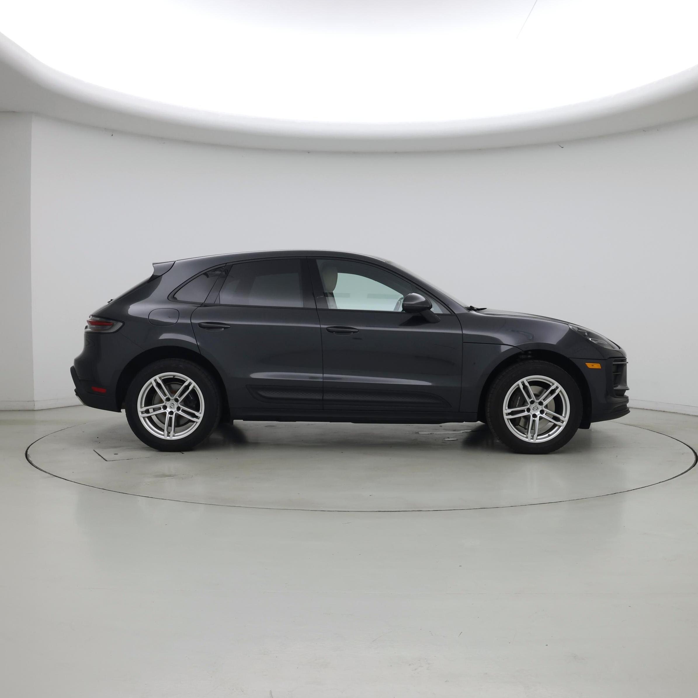 Thumbnail: 2023 Porsche Macan - 7