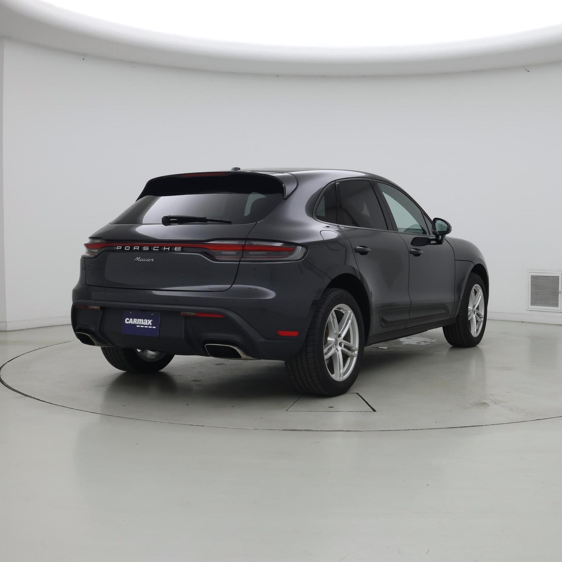 Thumbnail: 2023 Porsche Macan - 8