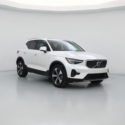 2025 Volvo XC40 B5 Plus Bright Theme