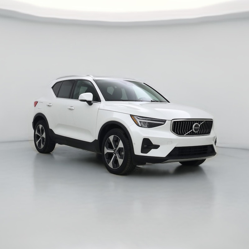 2025 Volvo XC40 B5 Plus Bright Theme