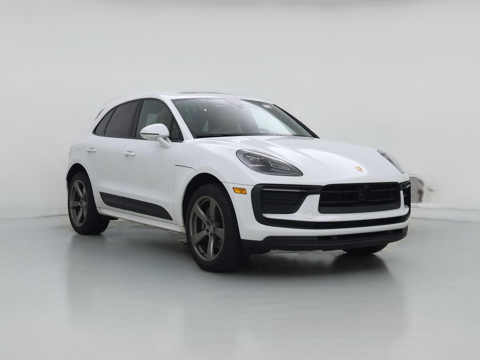 2023 Porsche Macan T - Photo 1