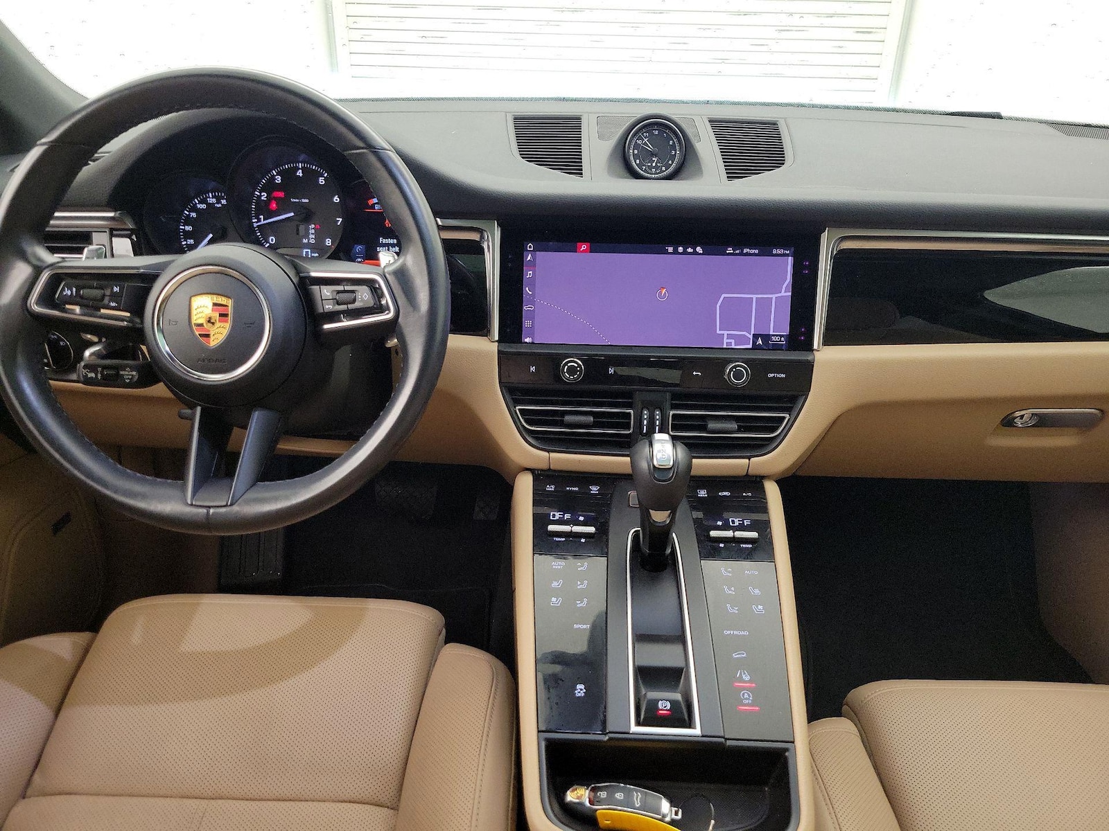 2023 Porsche Macan T - Photo 10