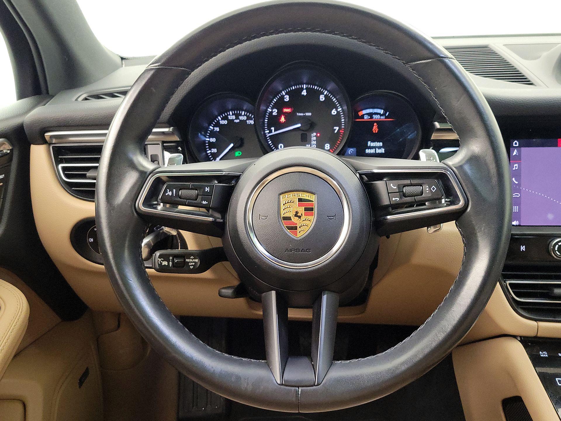 Thumbnail: 2023 Porsche Macan - 10