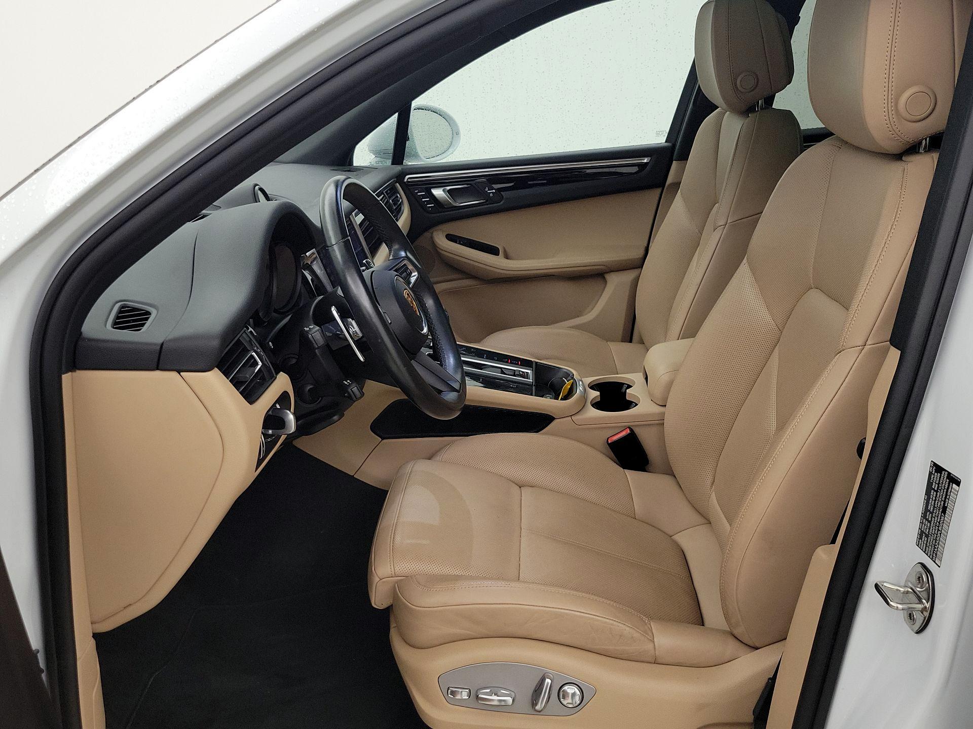 Thumbnail: 2023 Porsche Macan - 11