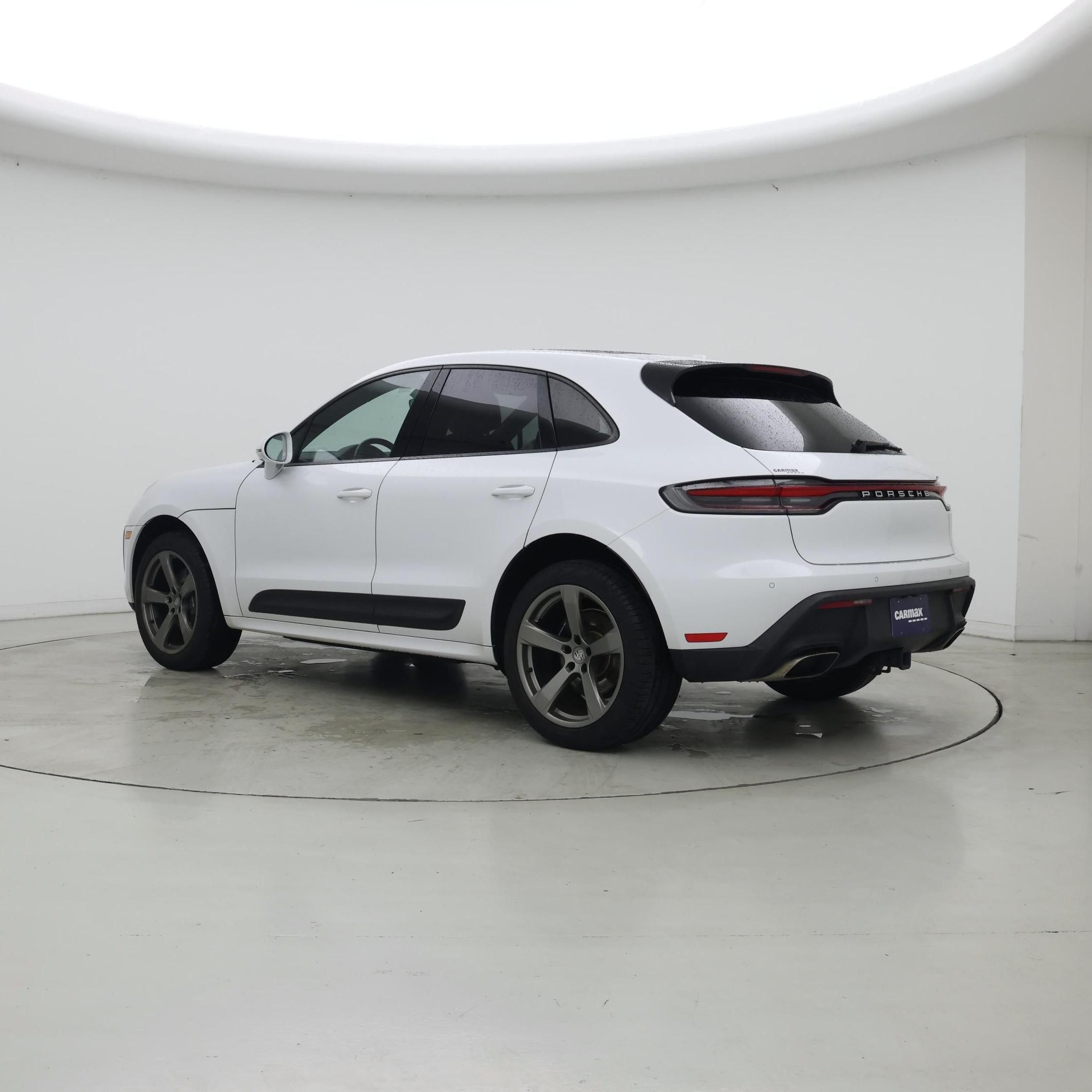 Thumbnail: 2023 Porsche Macan - 2