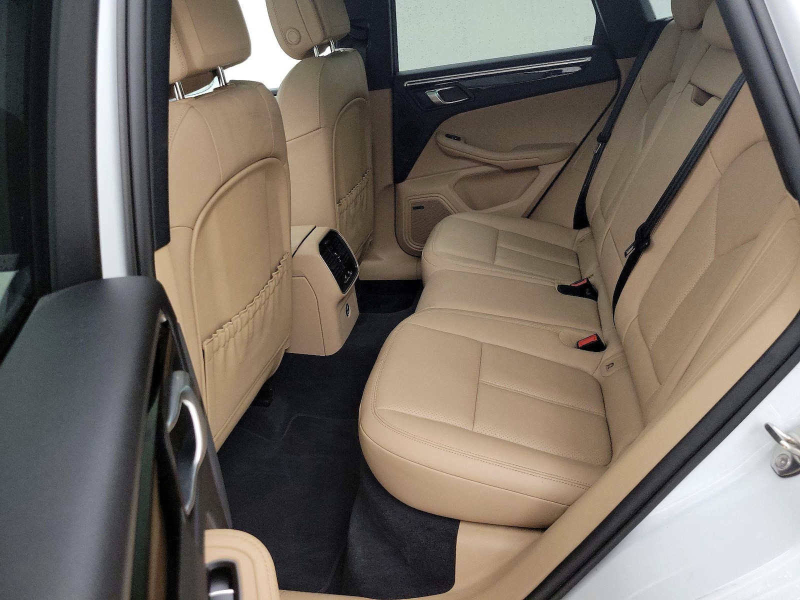2023 Porsche Macan T - Photo 22