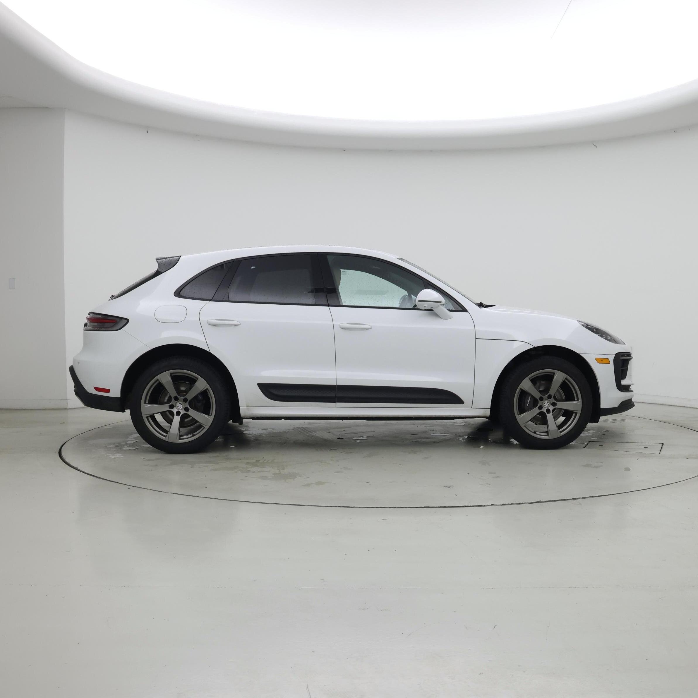 Thumbnail: 2023 Porsche Macan - 7