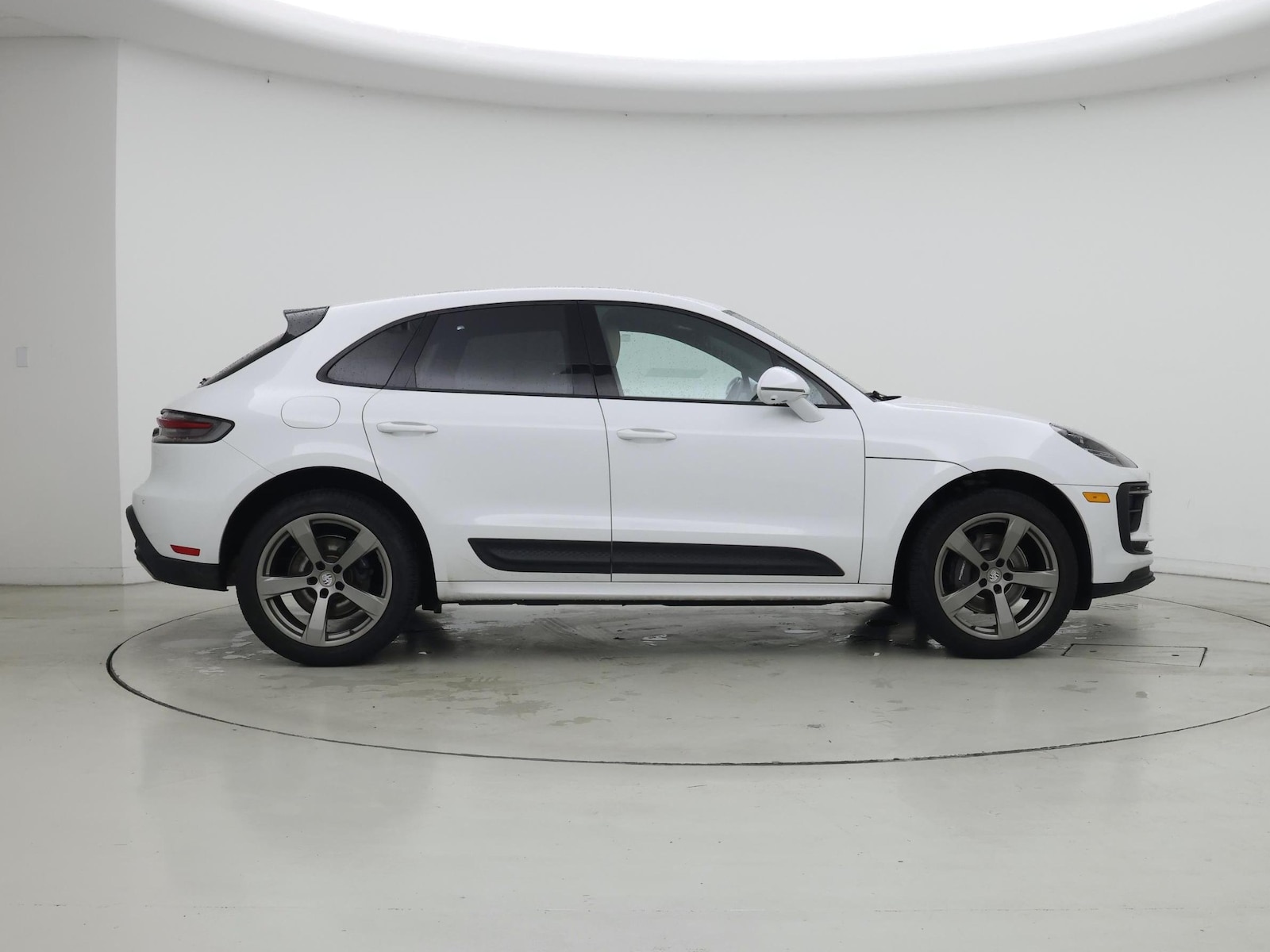 2023 Porsche Macan T - Photo 8