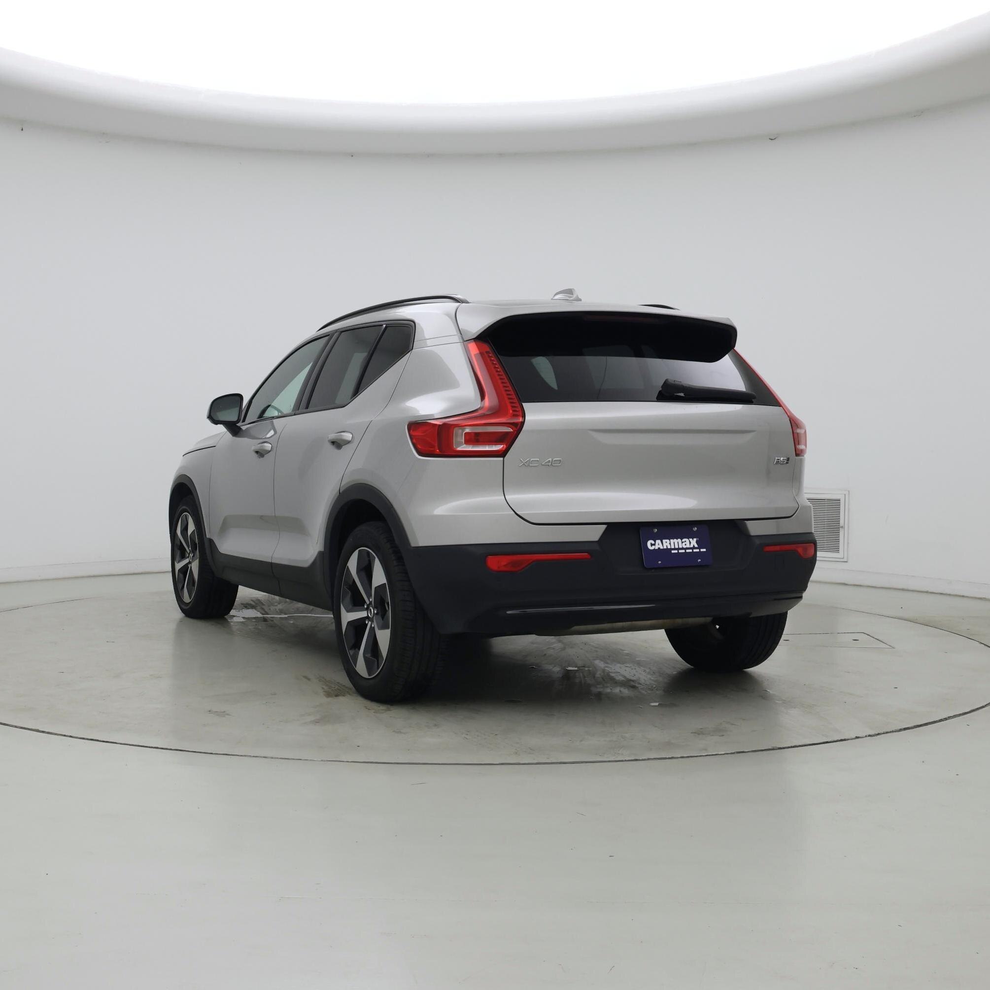 Thumbnail: 2025 Volvo XC40 - 2