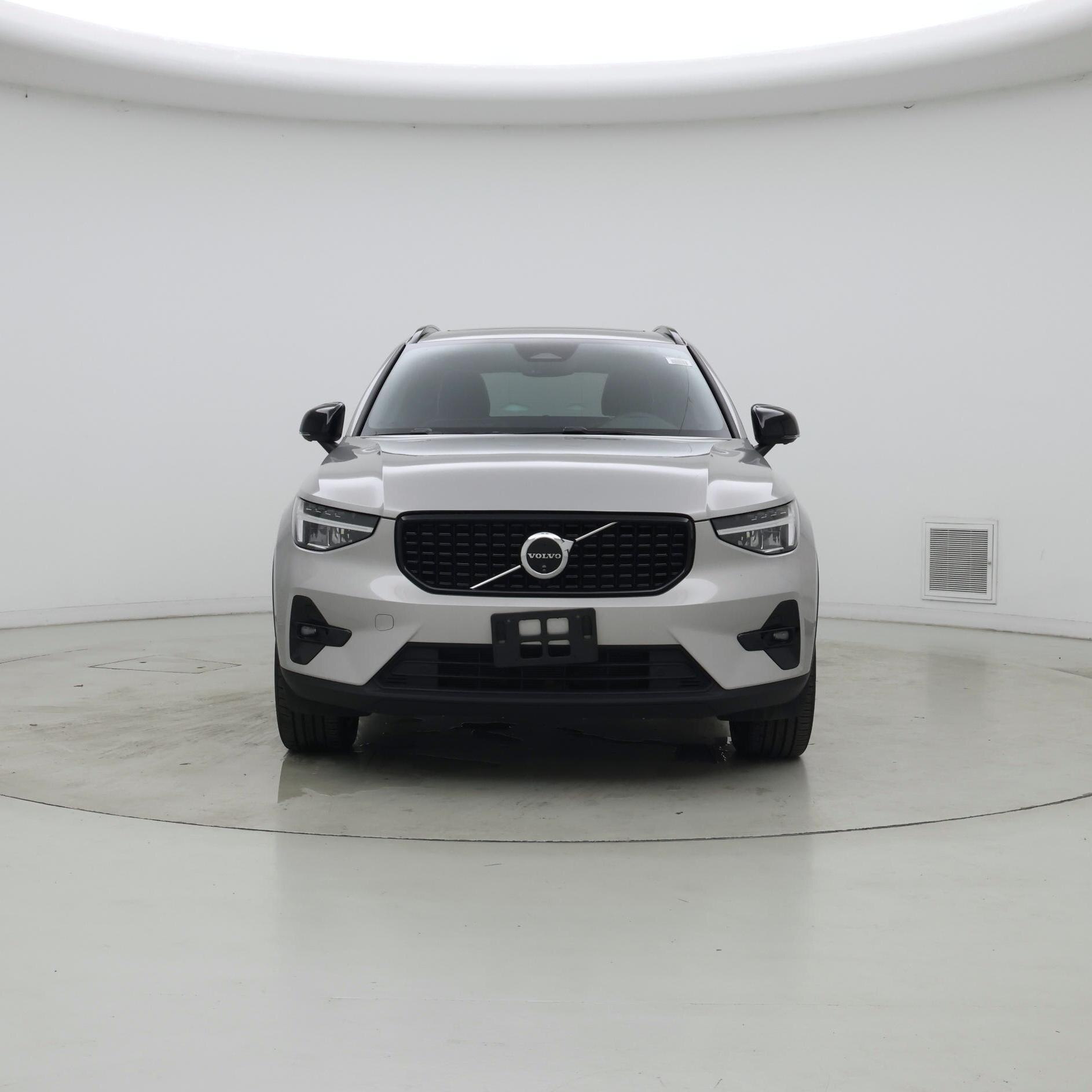 Thumbnail: 2025 Volvo XC40 - 5