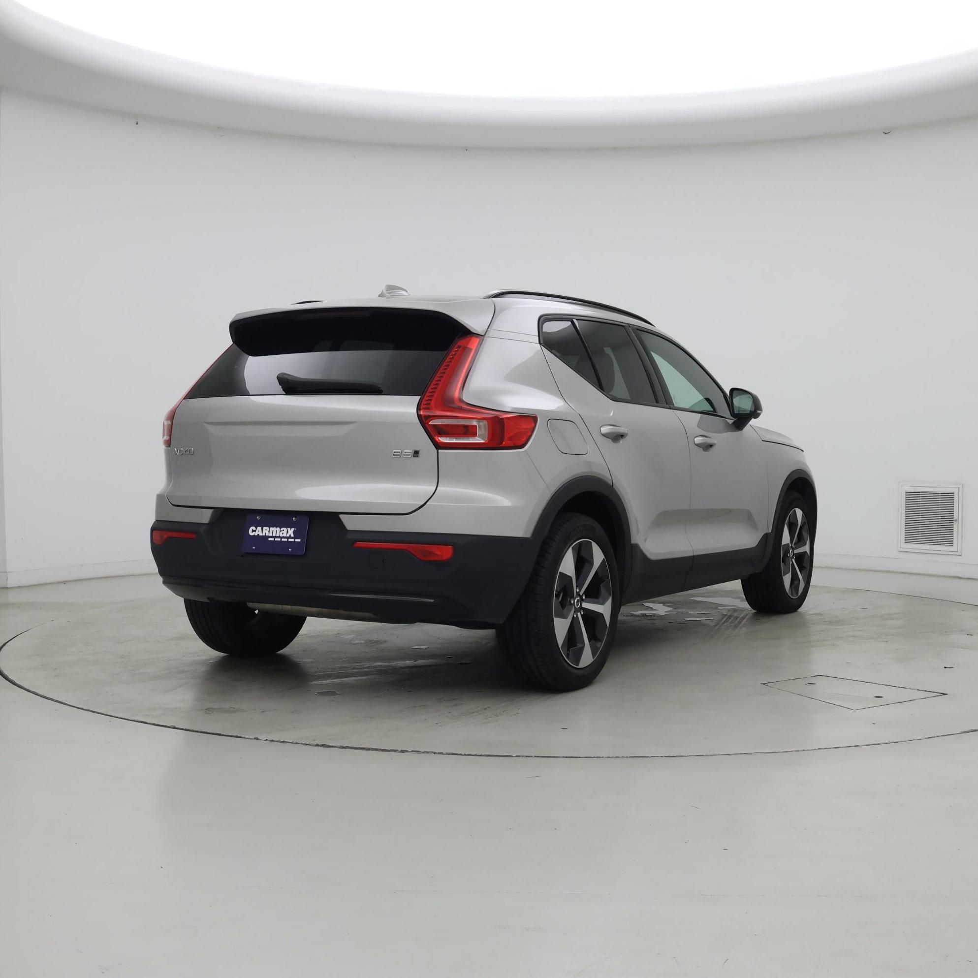Thumbnail: 2025 Volvo XC40 - 8