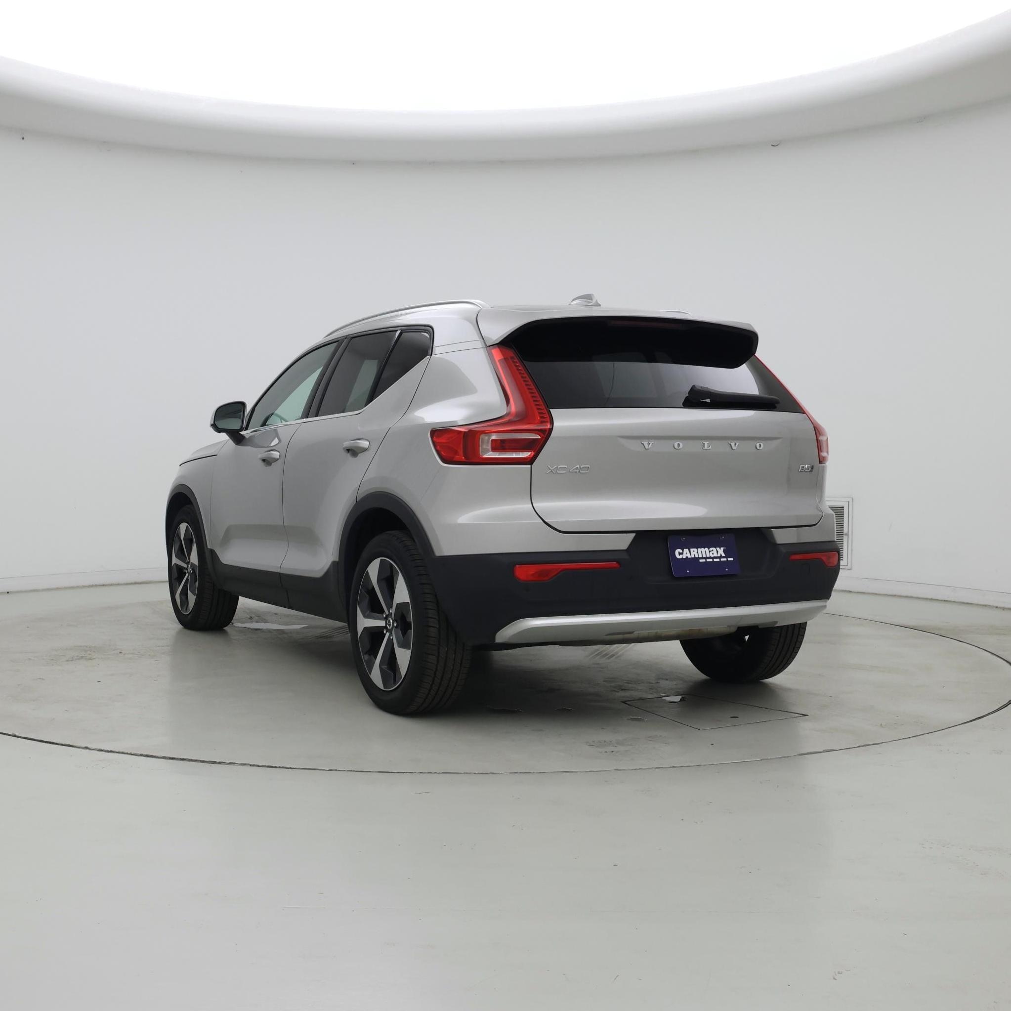 Thumbnail: 2025 Volvo XC40 - 2