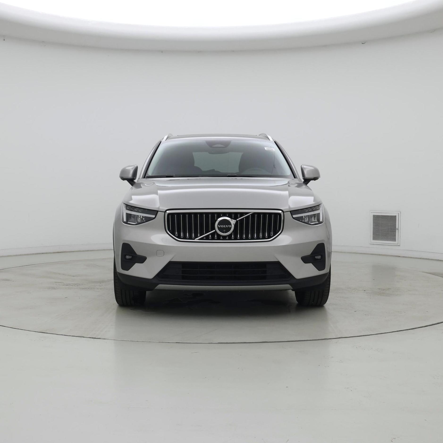Thumbnail: 2025 Volvo XC40 - 5