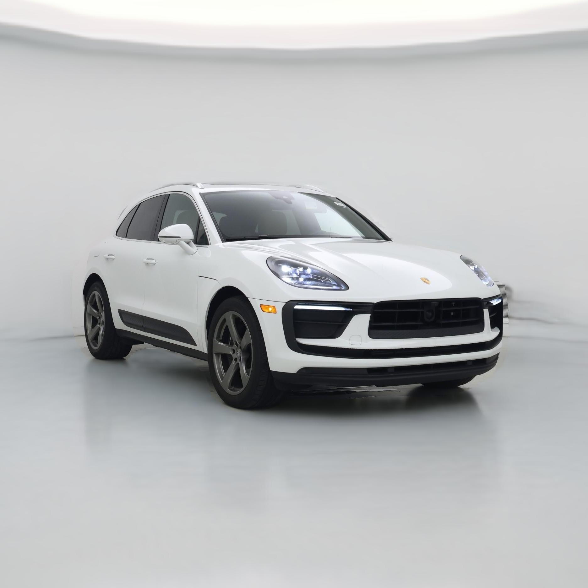 Thumbnail: 2023 Porsche Macan - 1