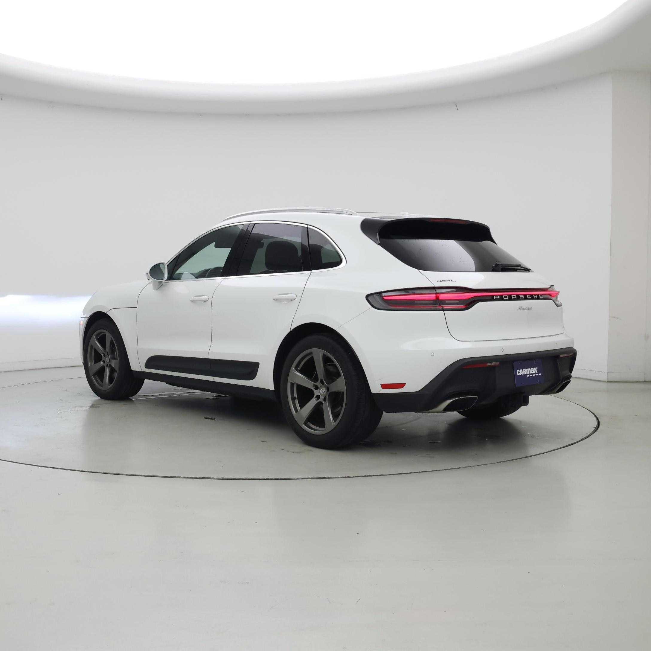 Thumbnail: 2023 Porsche Macan - 2
