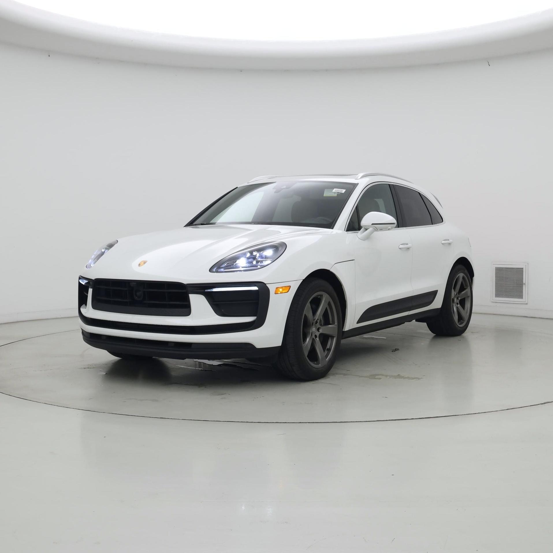 Thumbnail: 2023 Porsche Macan - 4