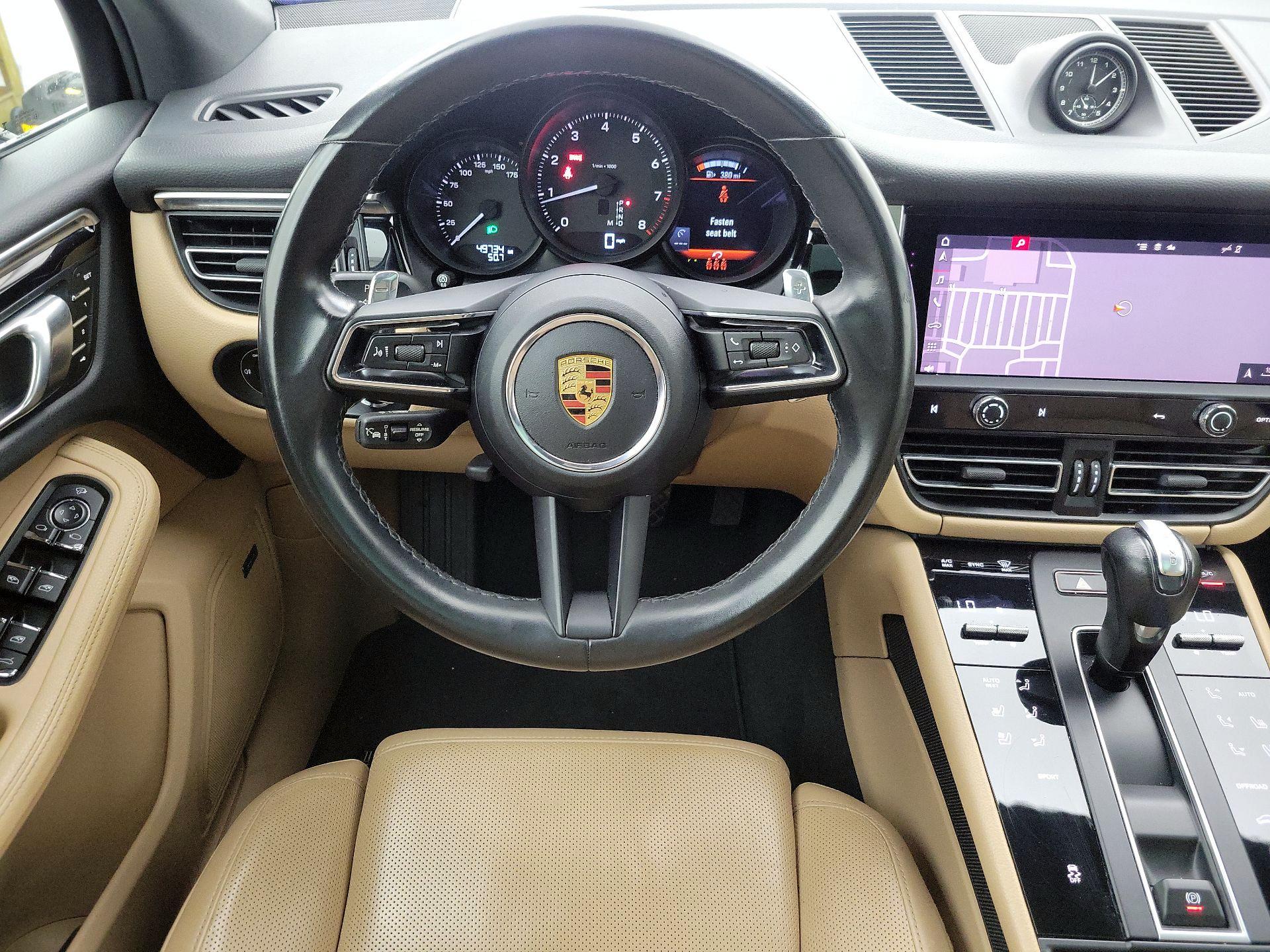Thumbnail: 2023 Porsche Macan - 10