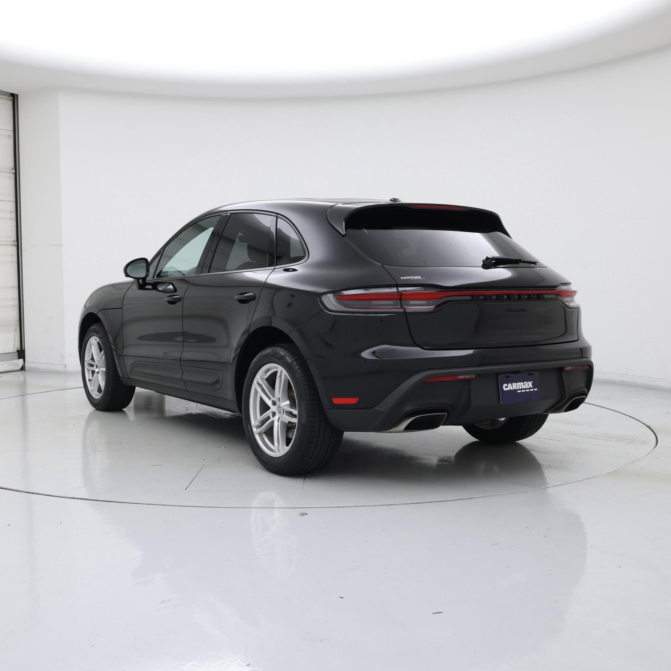 Thumbnail: 2023 Porsche Macan - 2